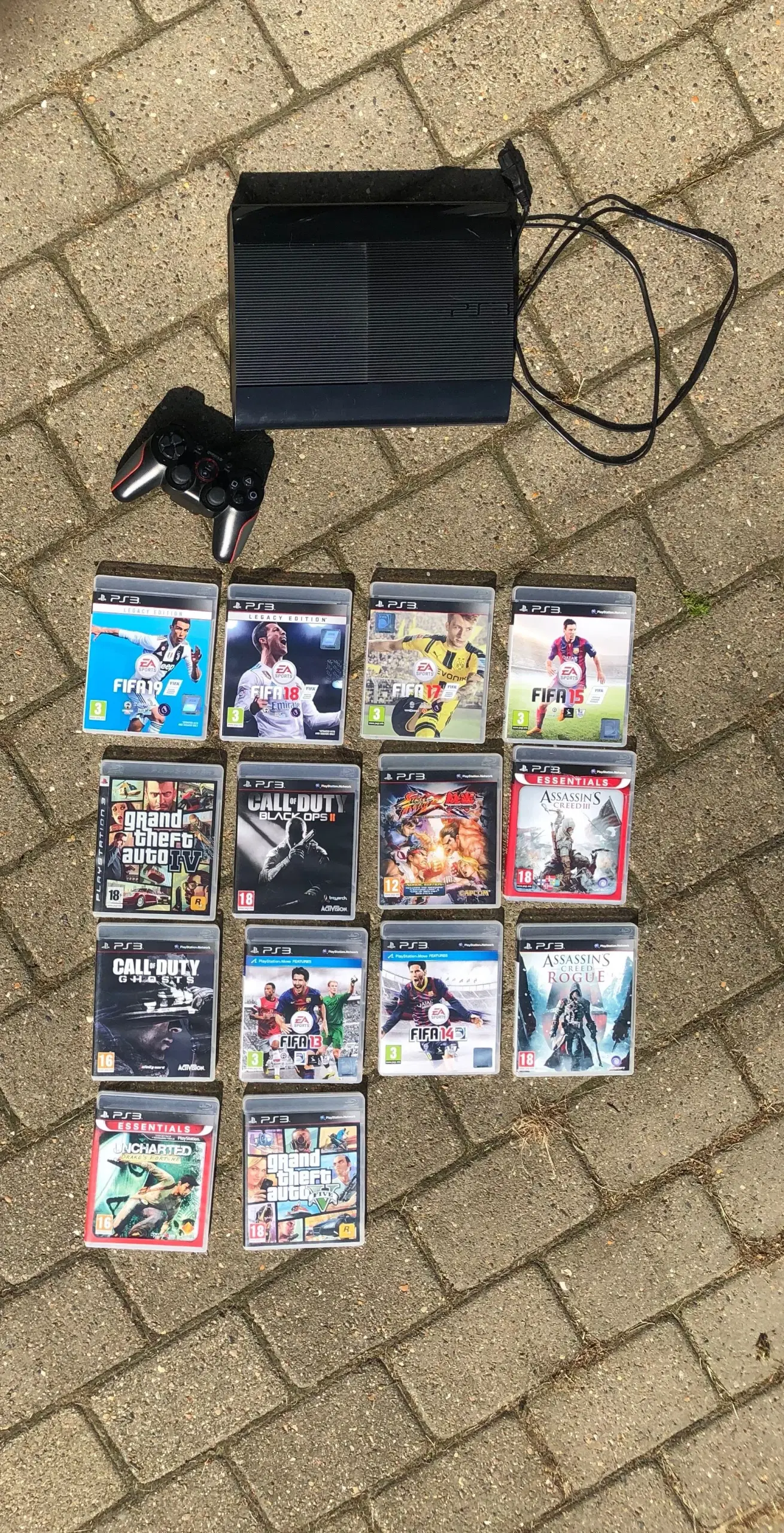 Playstation 3 sælges - med spil