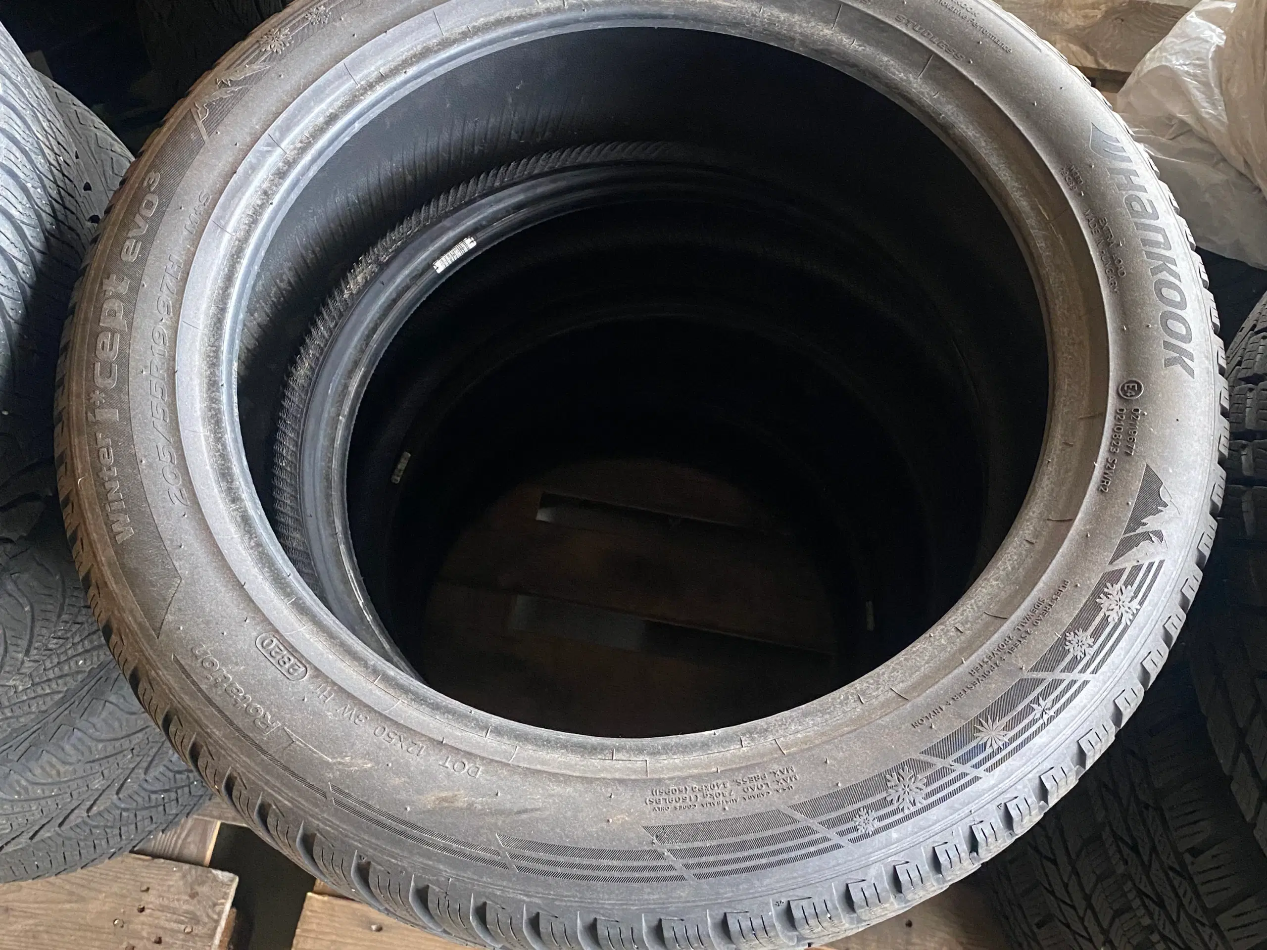 Hankook vinterdæk 205/55 R19