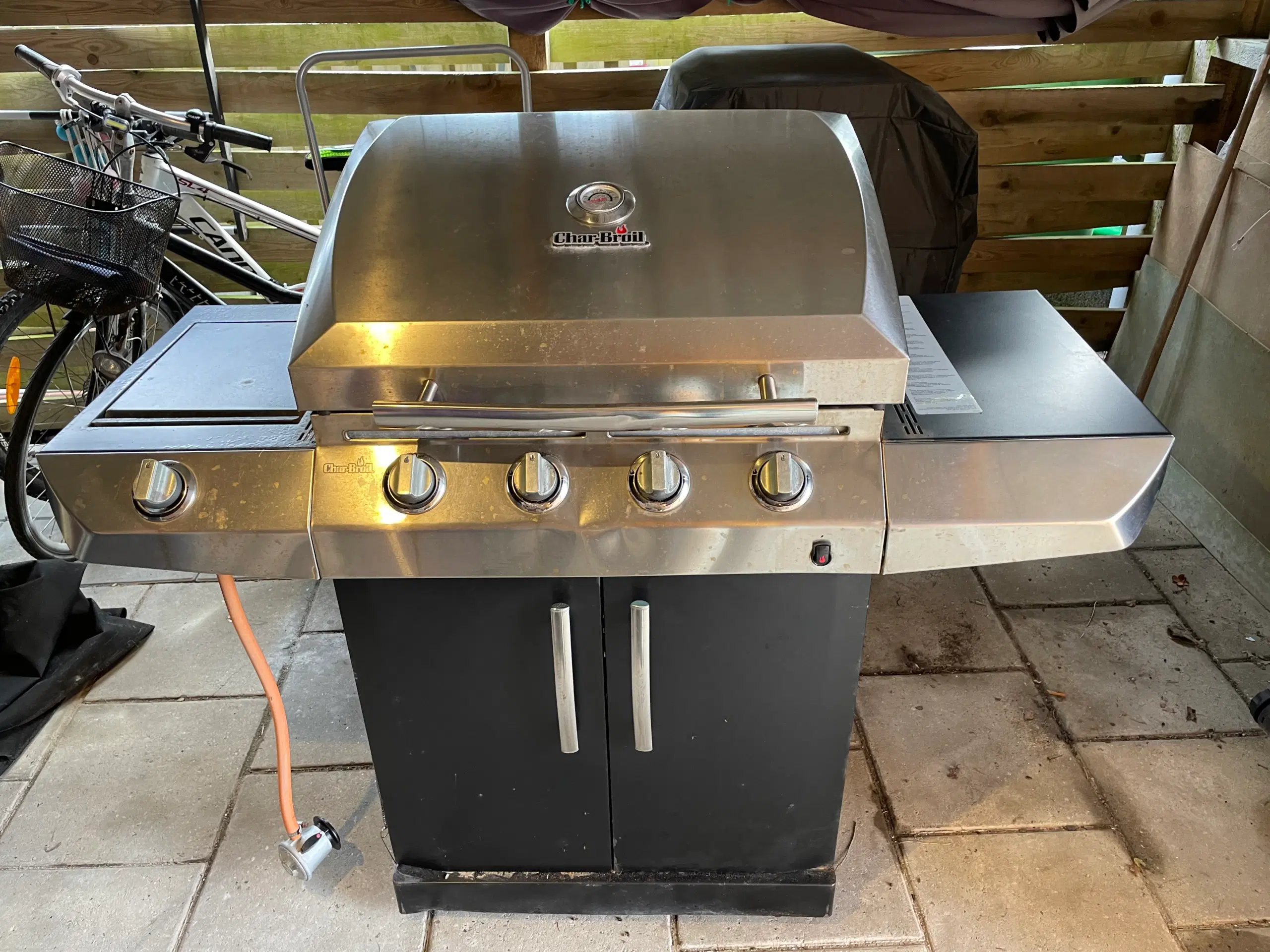 Gas grill  Char- broil m/ 3 brænder og kogeblus