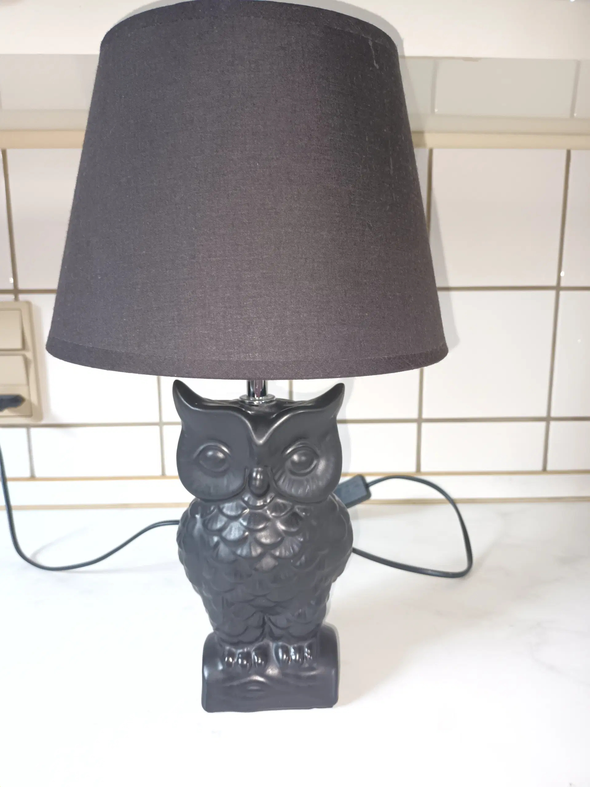 Sort uglelampe