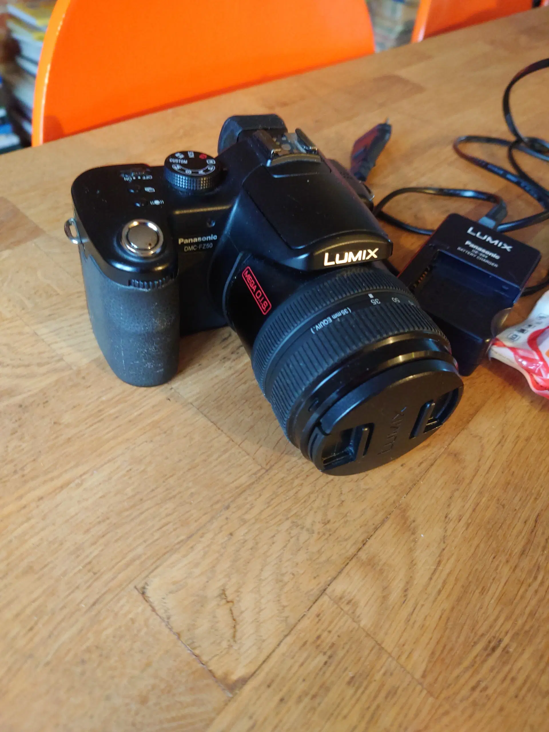 Panasonic Lumix DMC-FZ50 102 mp 8 gb 35-420mm ob