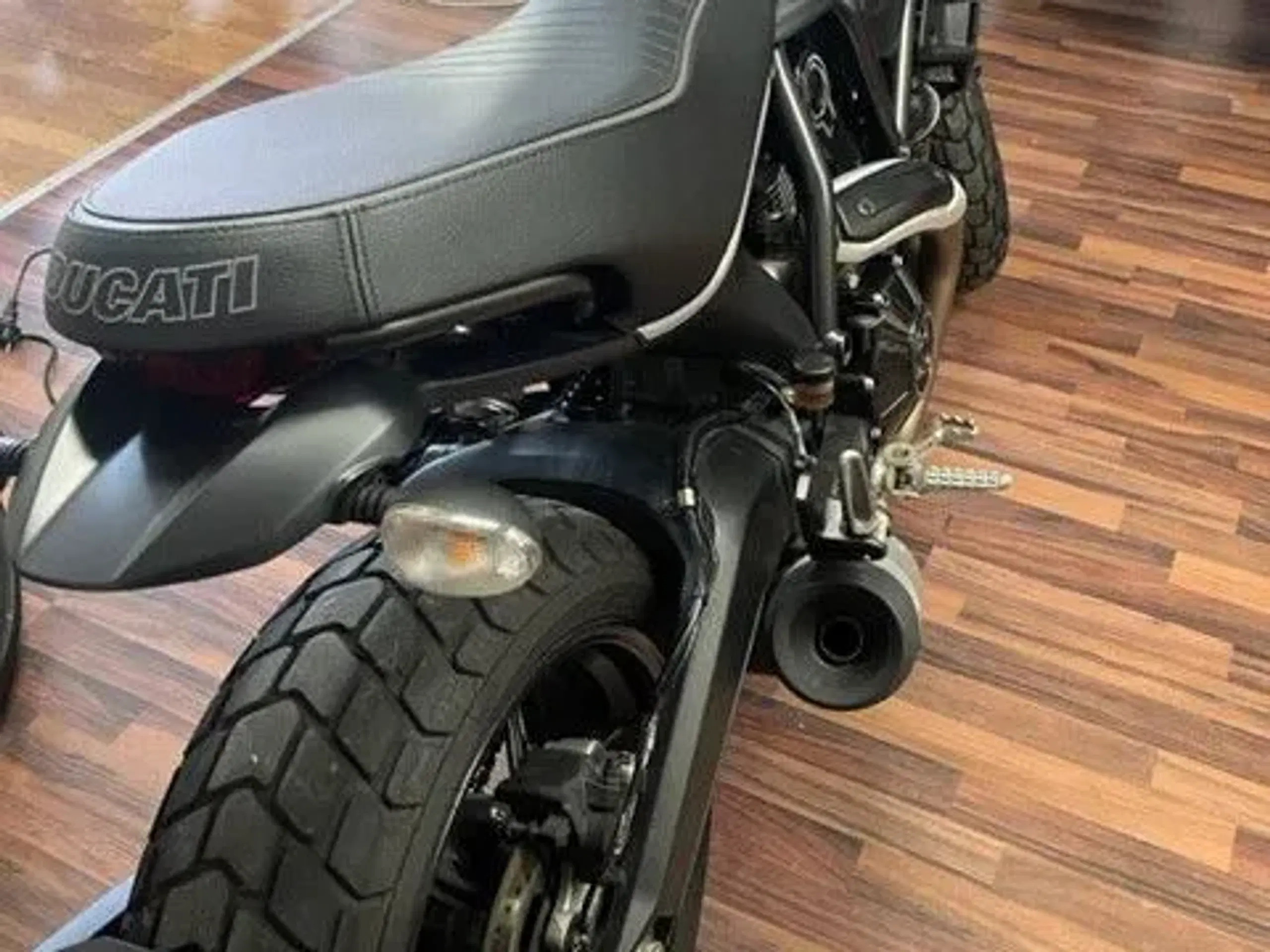 Ducati scrambler 800