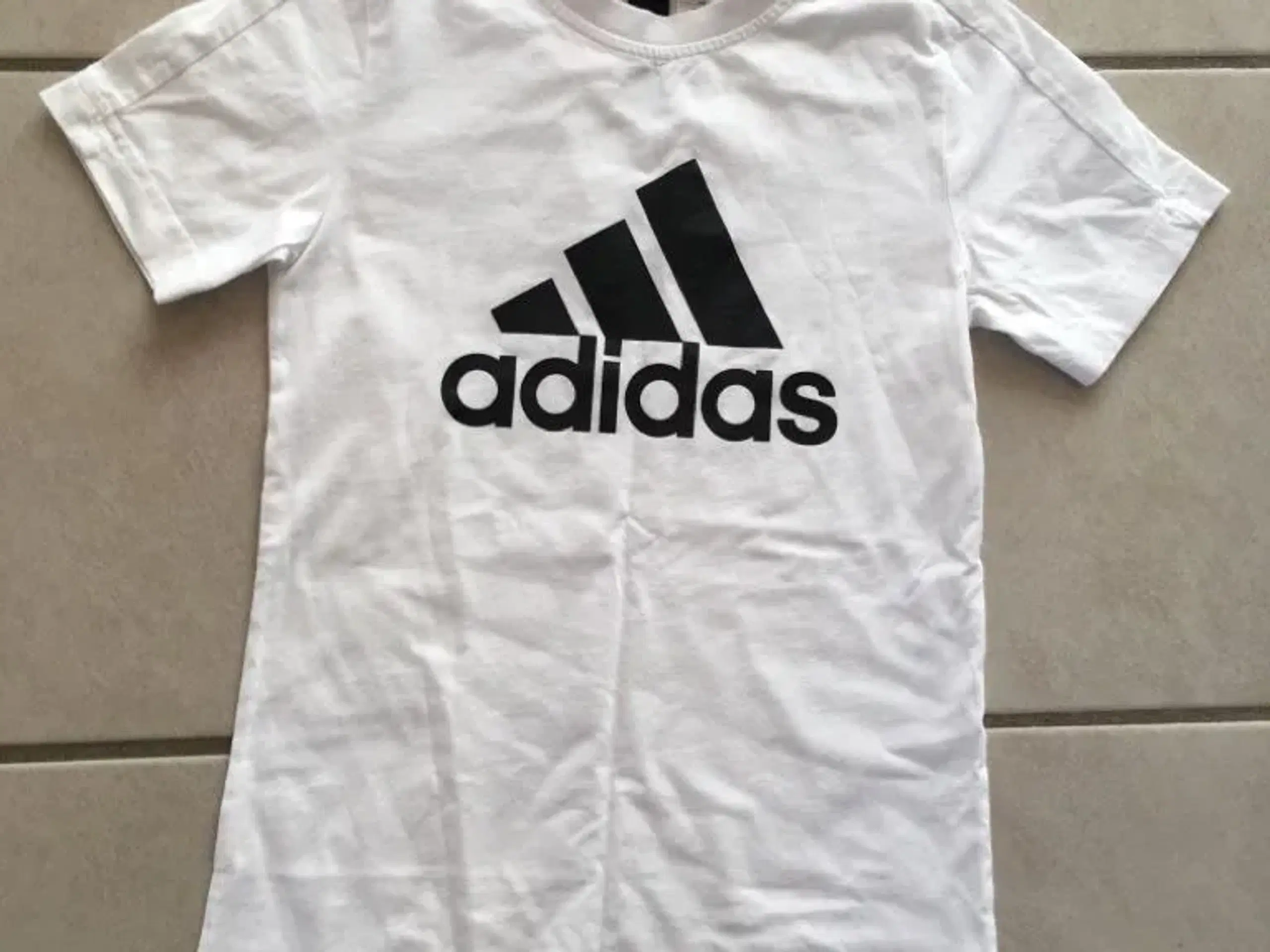 Adidas t-shirt