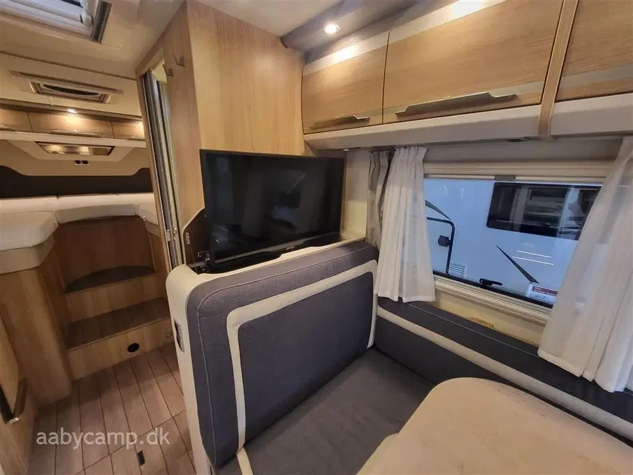 2018 - Knaus Sky I 650   Egoist Camper med god indretning solceller batteri tv el-markise og el-trin