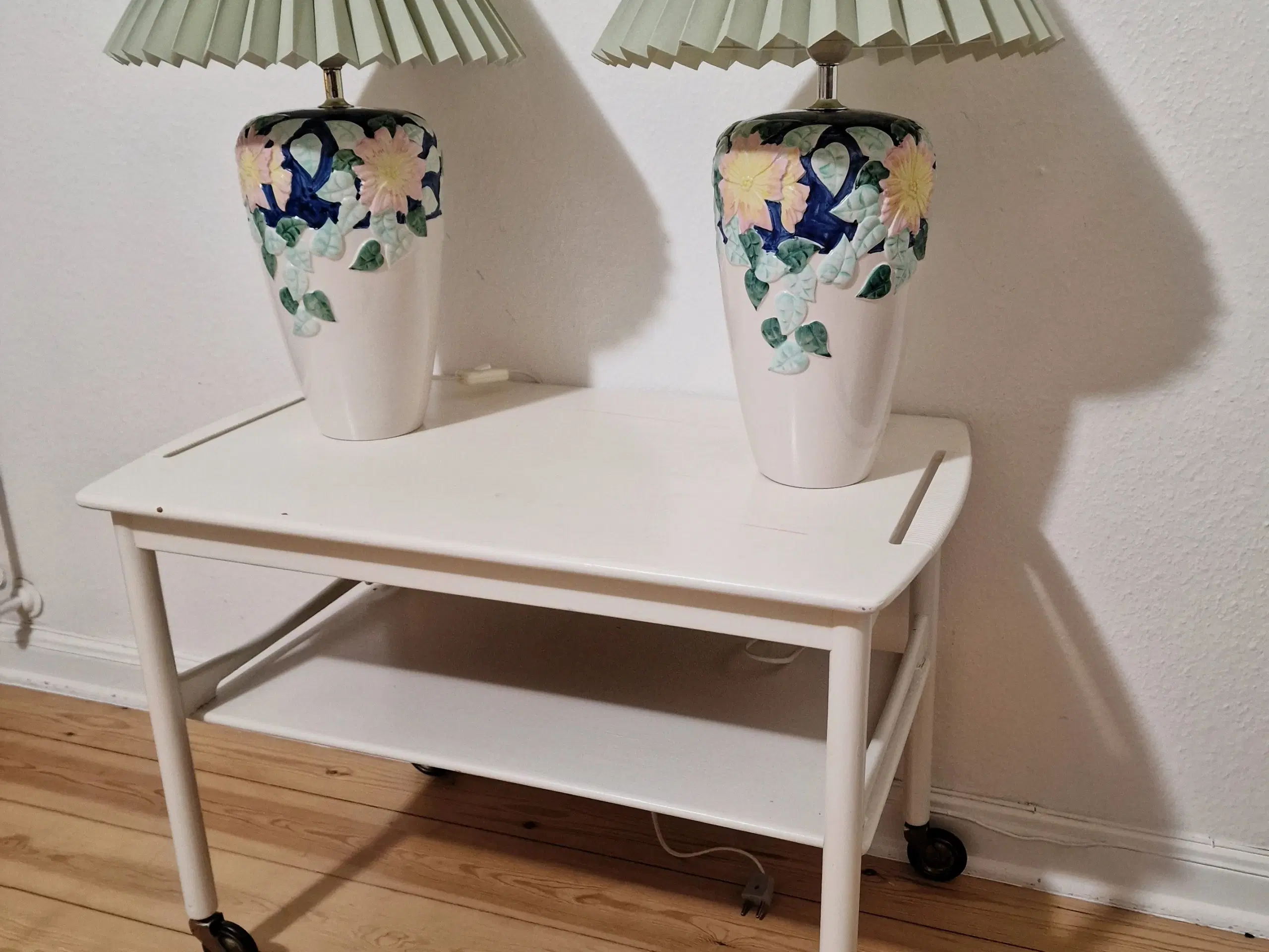 2 stk. Store porcelæns bordlamper.