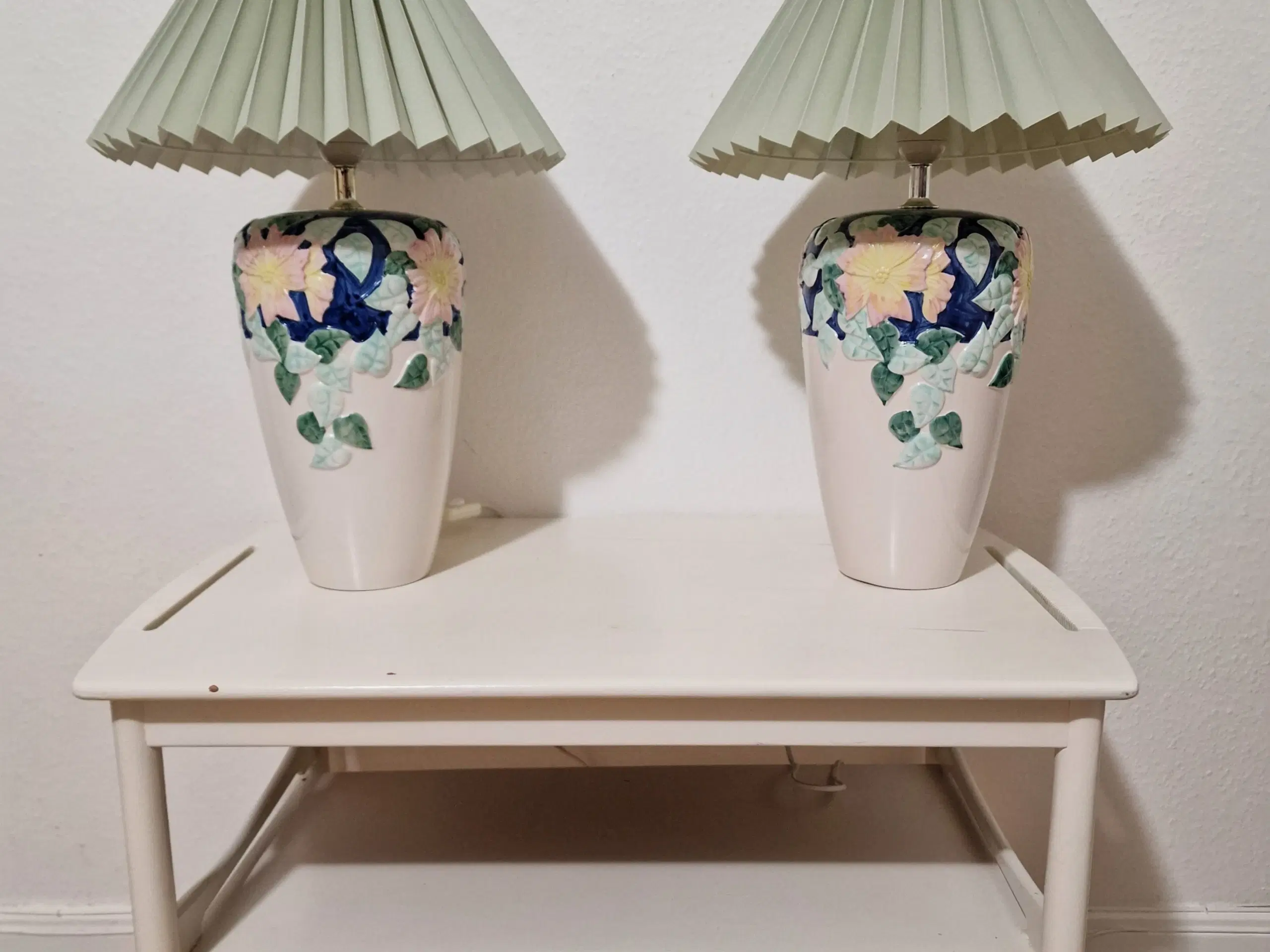 2 stk. Store porcelæns bordlamper.