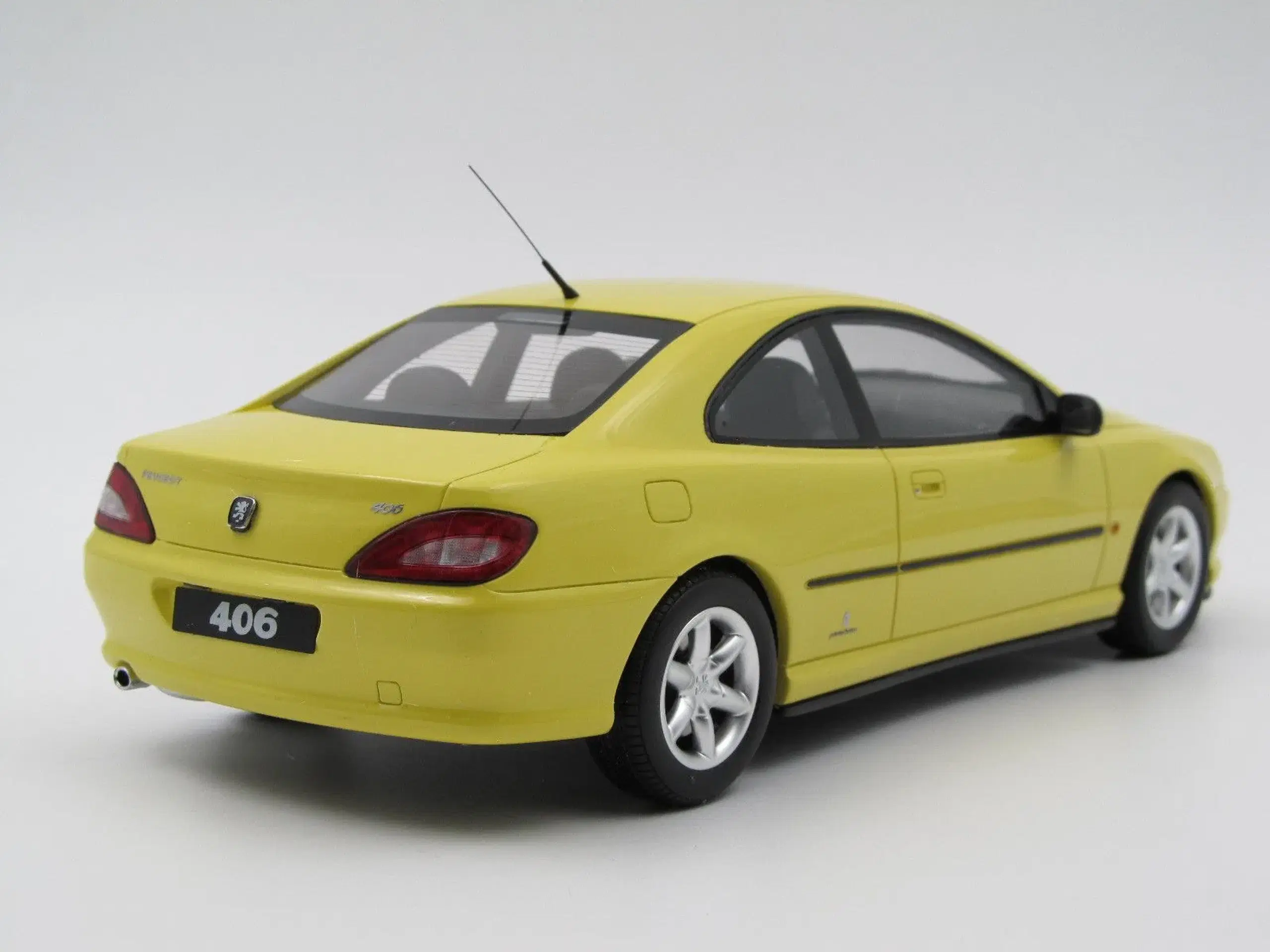 1997 Peugeot 406 V6 Coupe 1:18