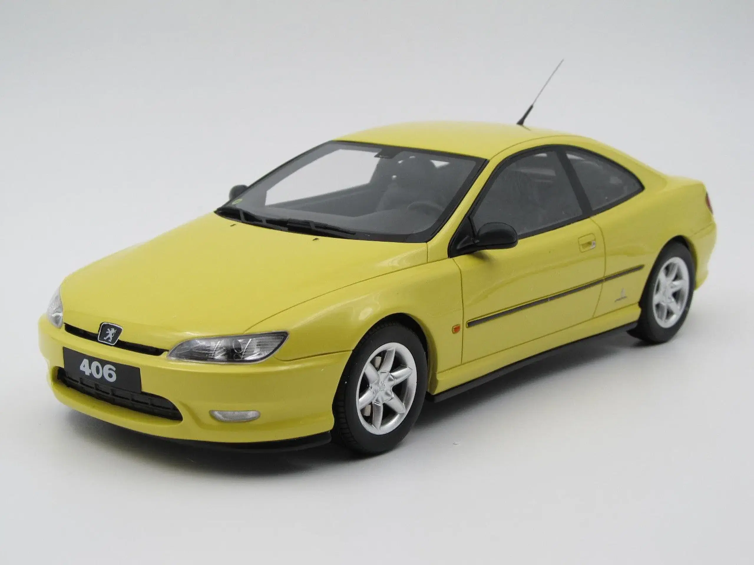 1997 Peugeot 406 V6 Coupe 1:18