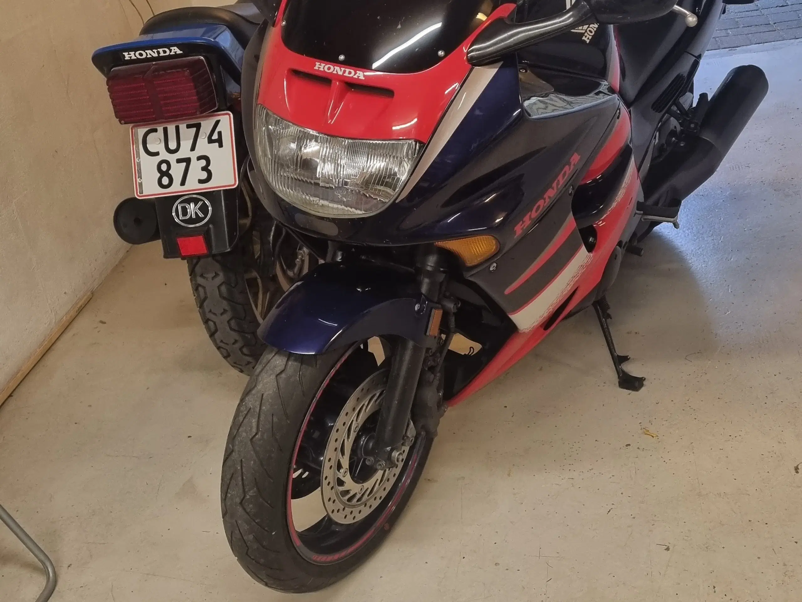 Honda CBR1000F