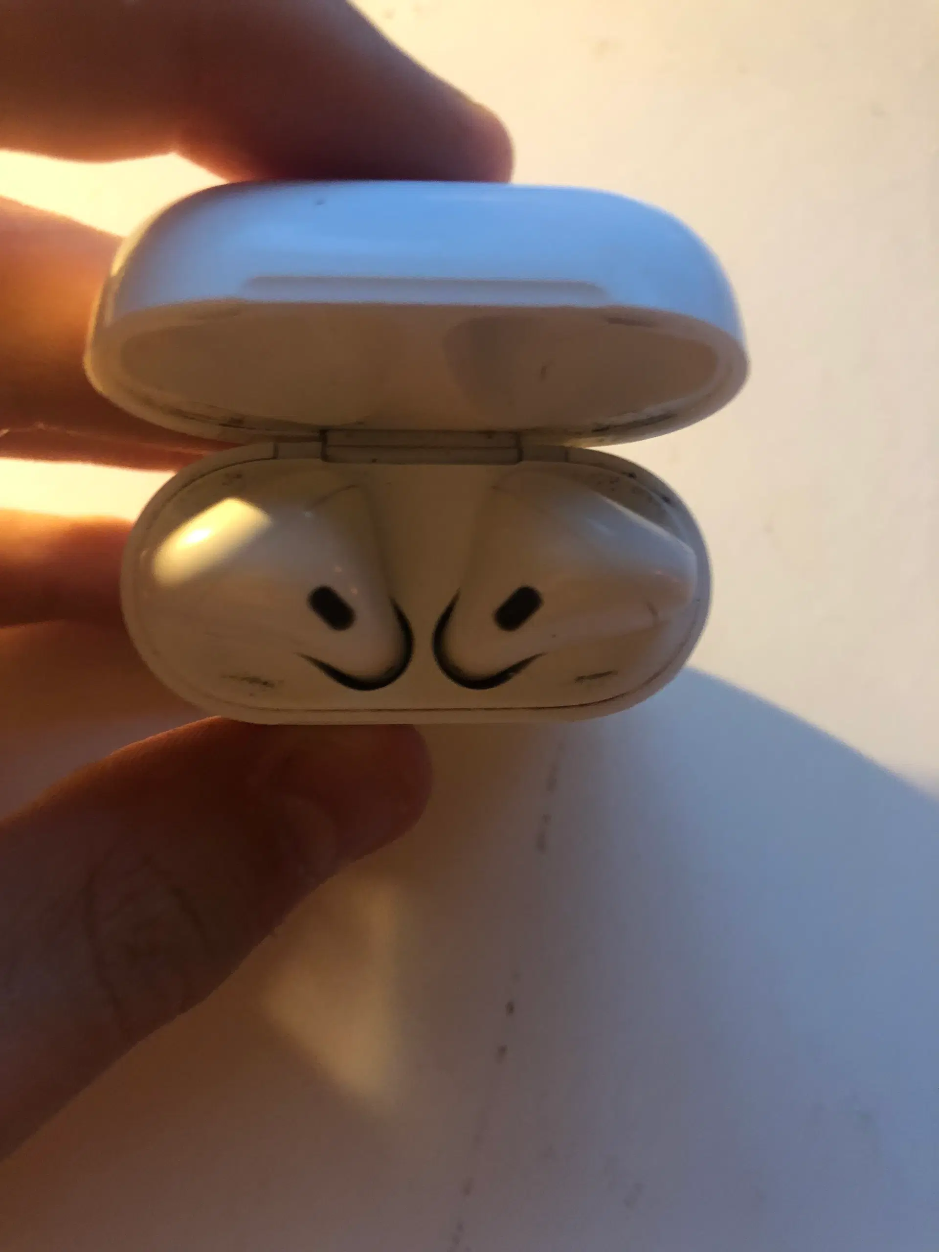 AirPods gen 2