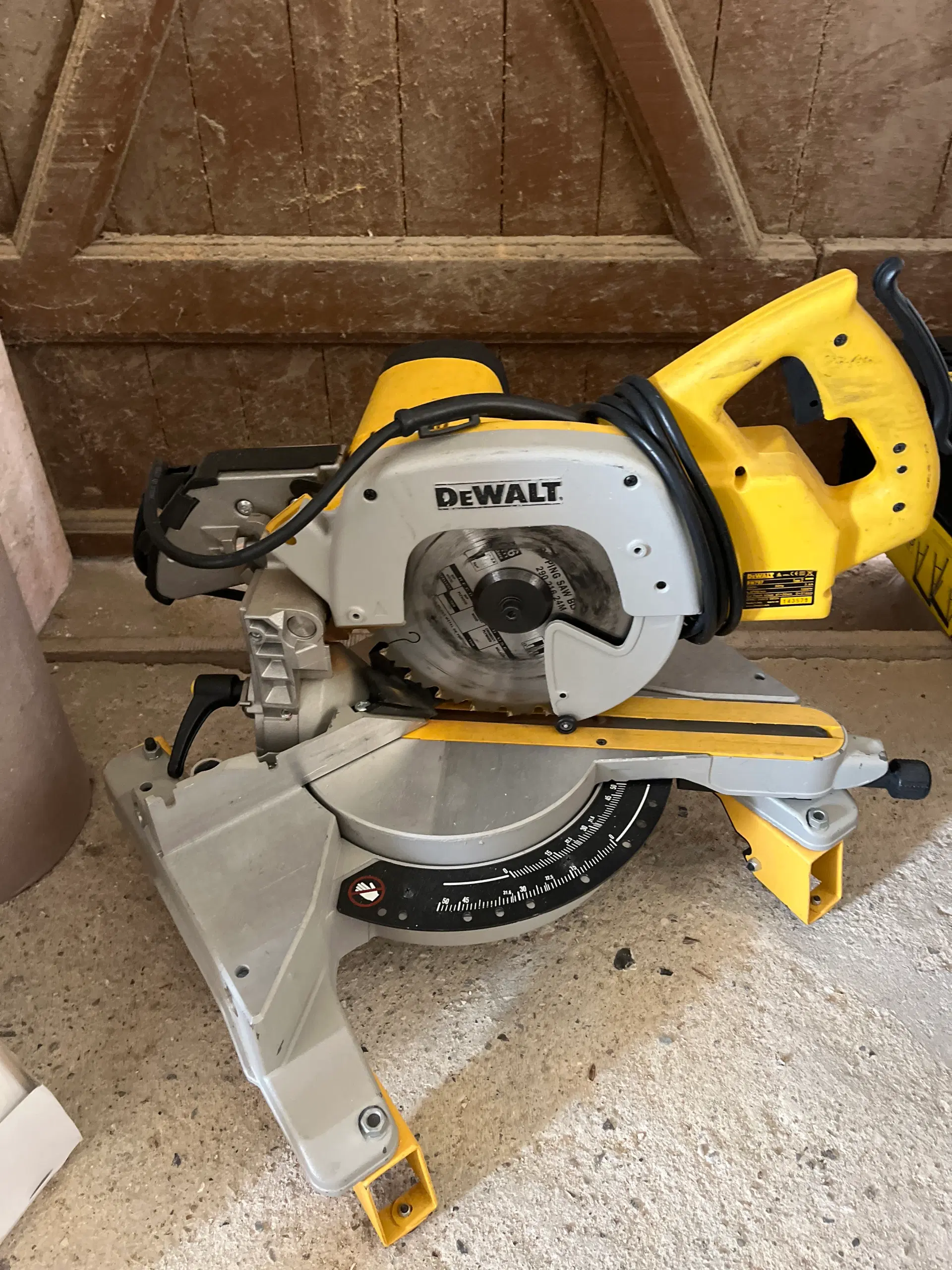 DeWalt Kapsav