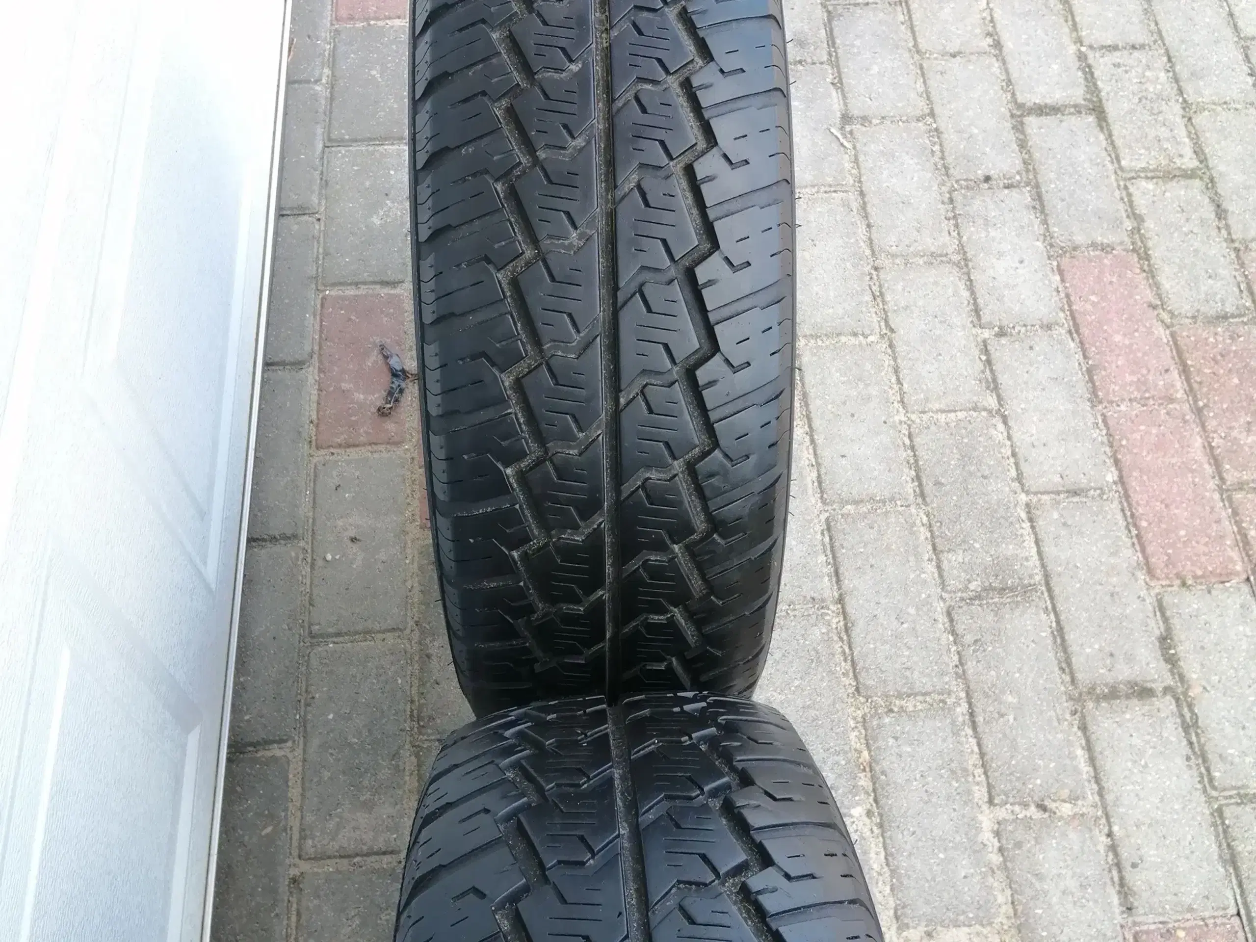 Hankook dæk 215-70-15 7 mm sendes gratis