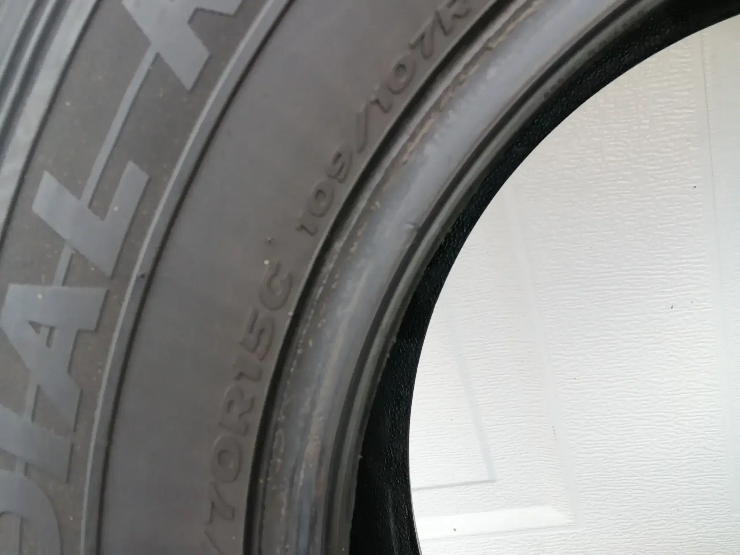 Hankook dæk 215-70-15 7 mm sendes gratis