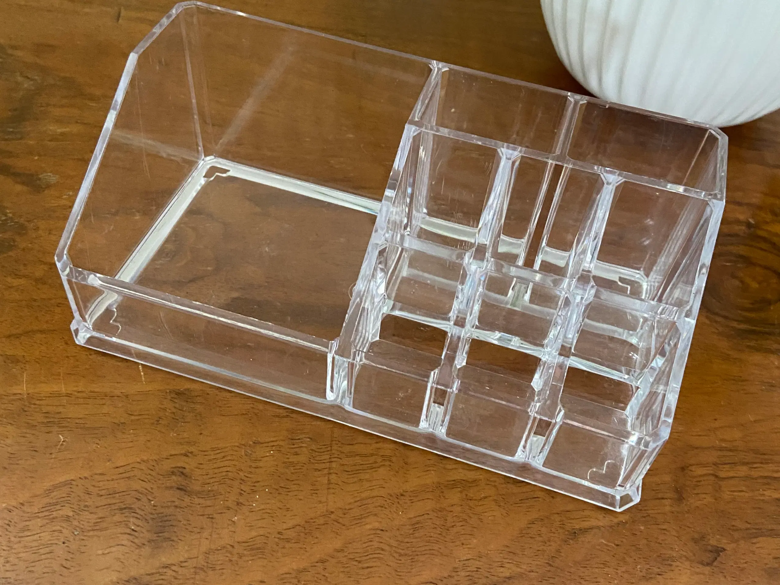 Makeup organizer