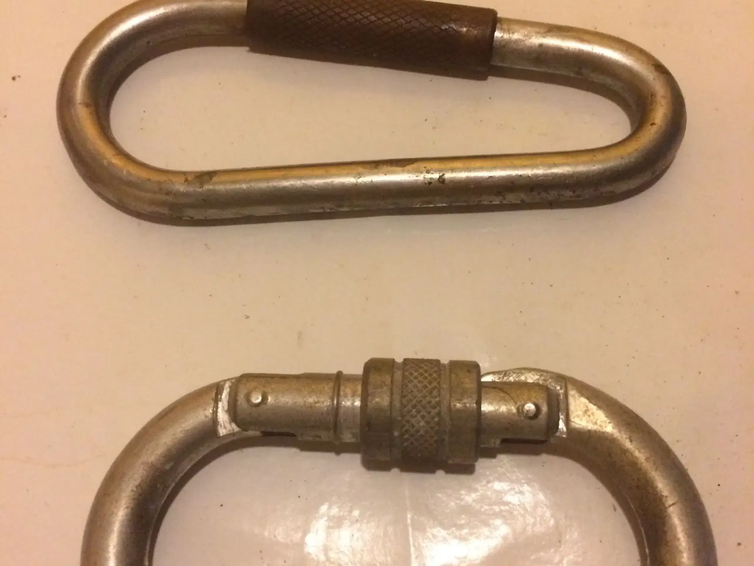 3 Carabiner