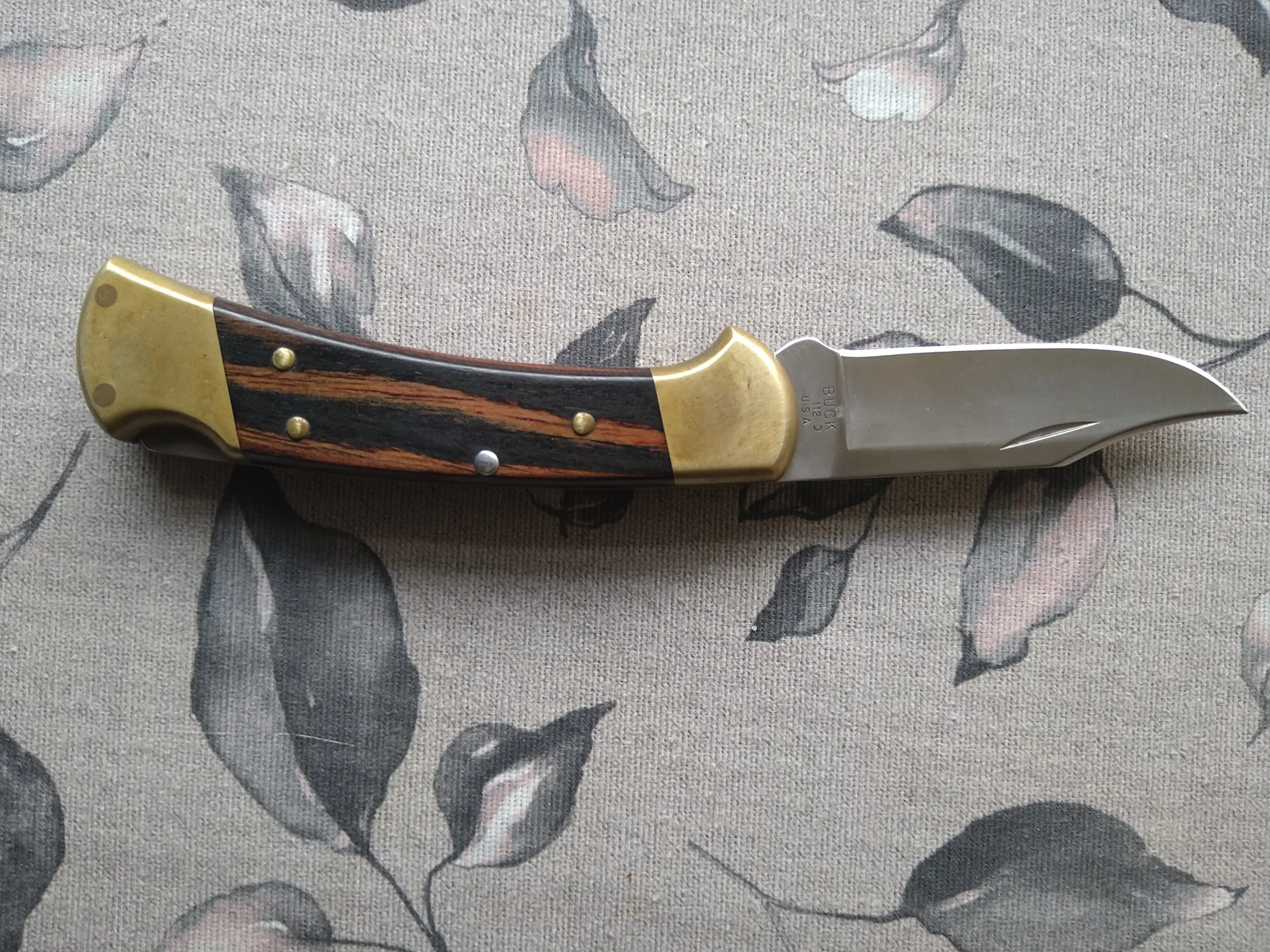 Buck knife 112