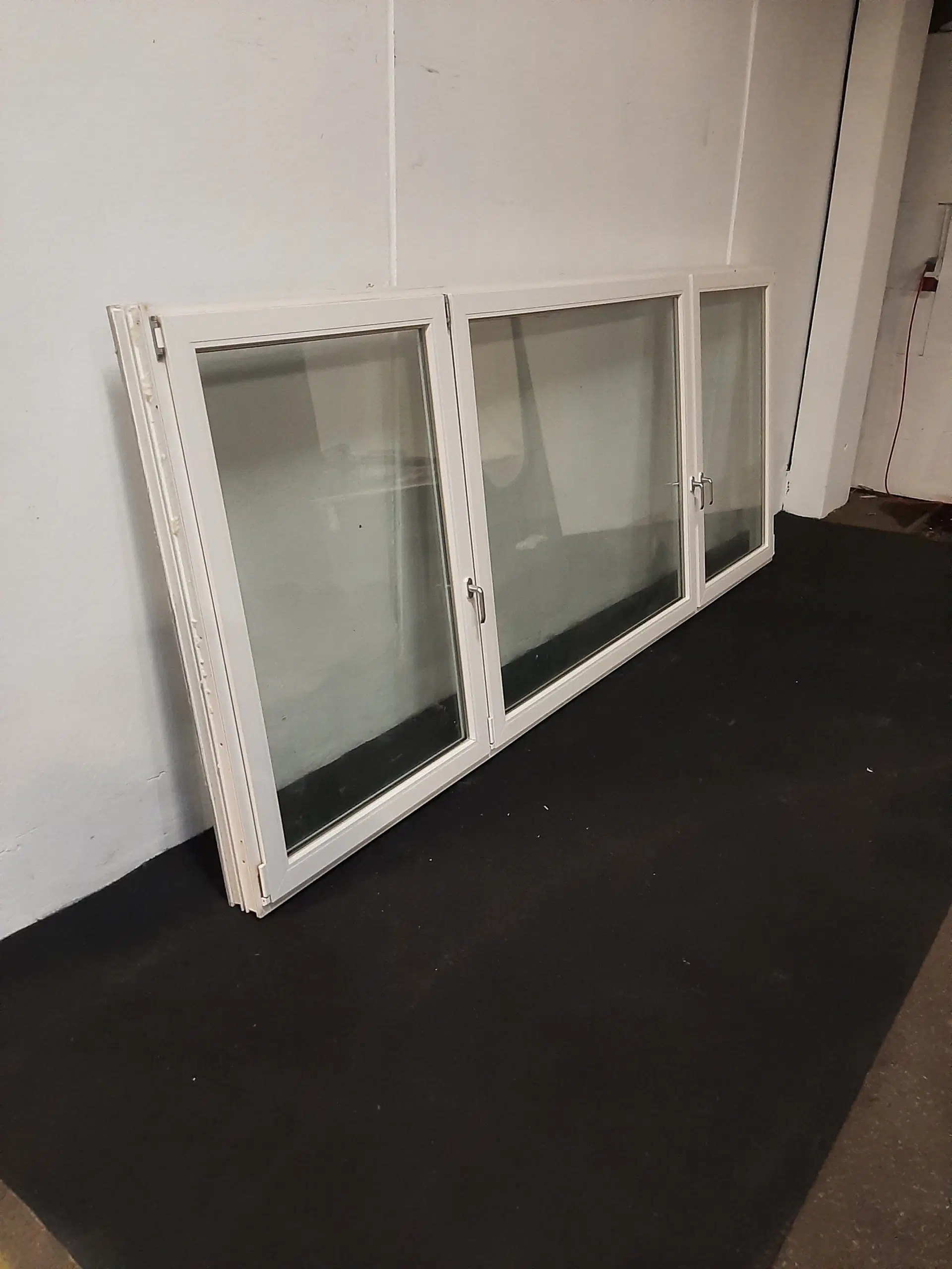 Dreje-kip vindue 3-fag pvc 3700x120x1500 mm hvid