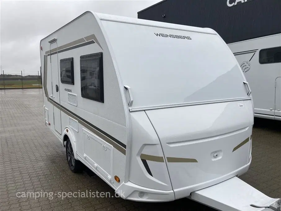 2024 - Weinsberg CaraOne 390 QD DK EDITION    WEINSBERG - CaraOne 390 QD campingvogn 2024 kan nu opleves hos Camping-specialistendk i Silkeborg