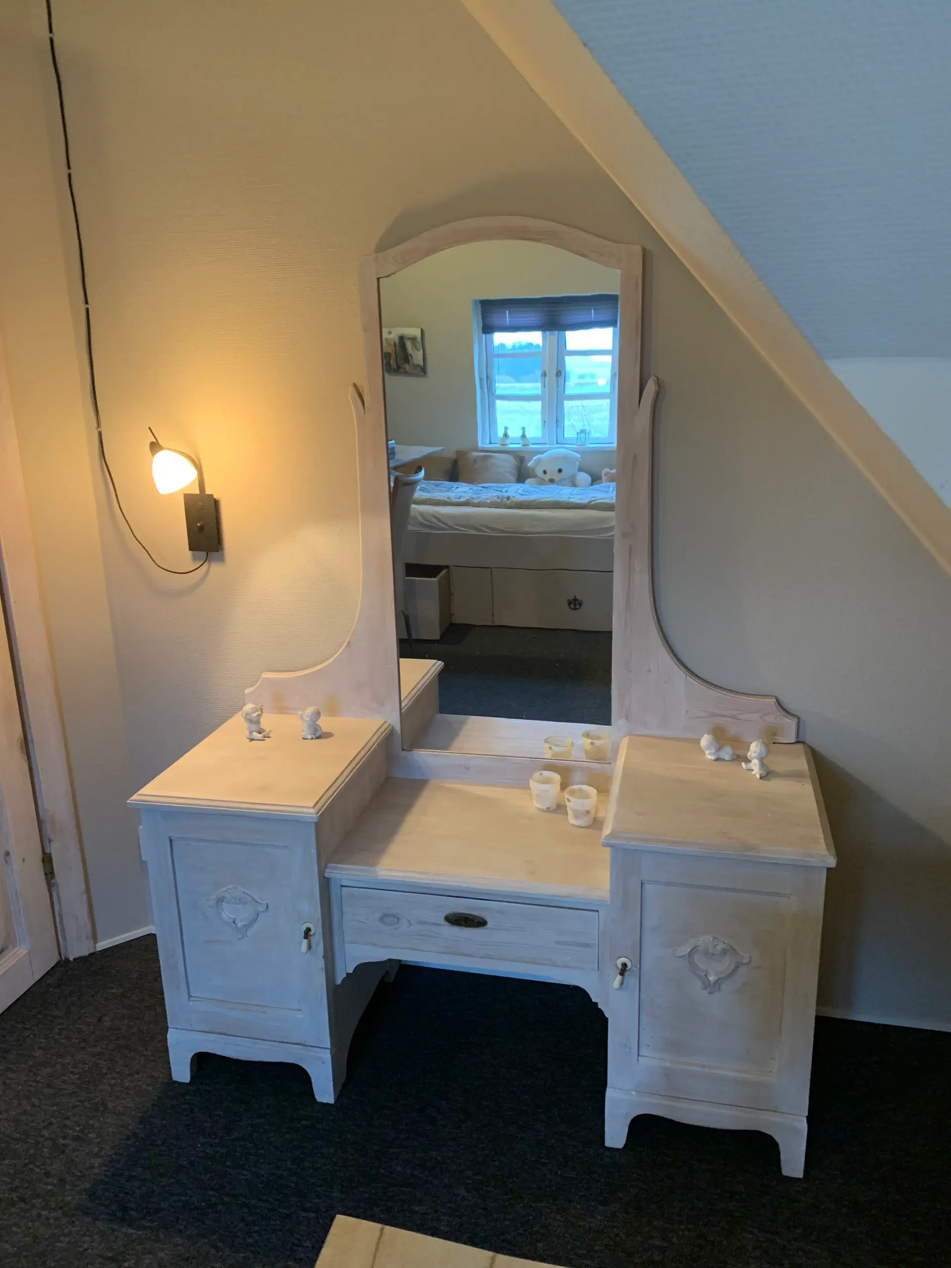 Flot toilet møbel