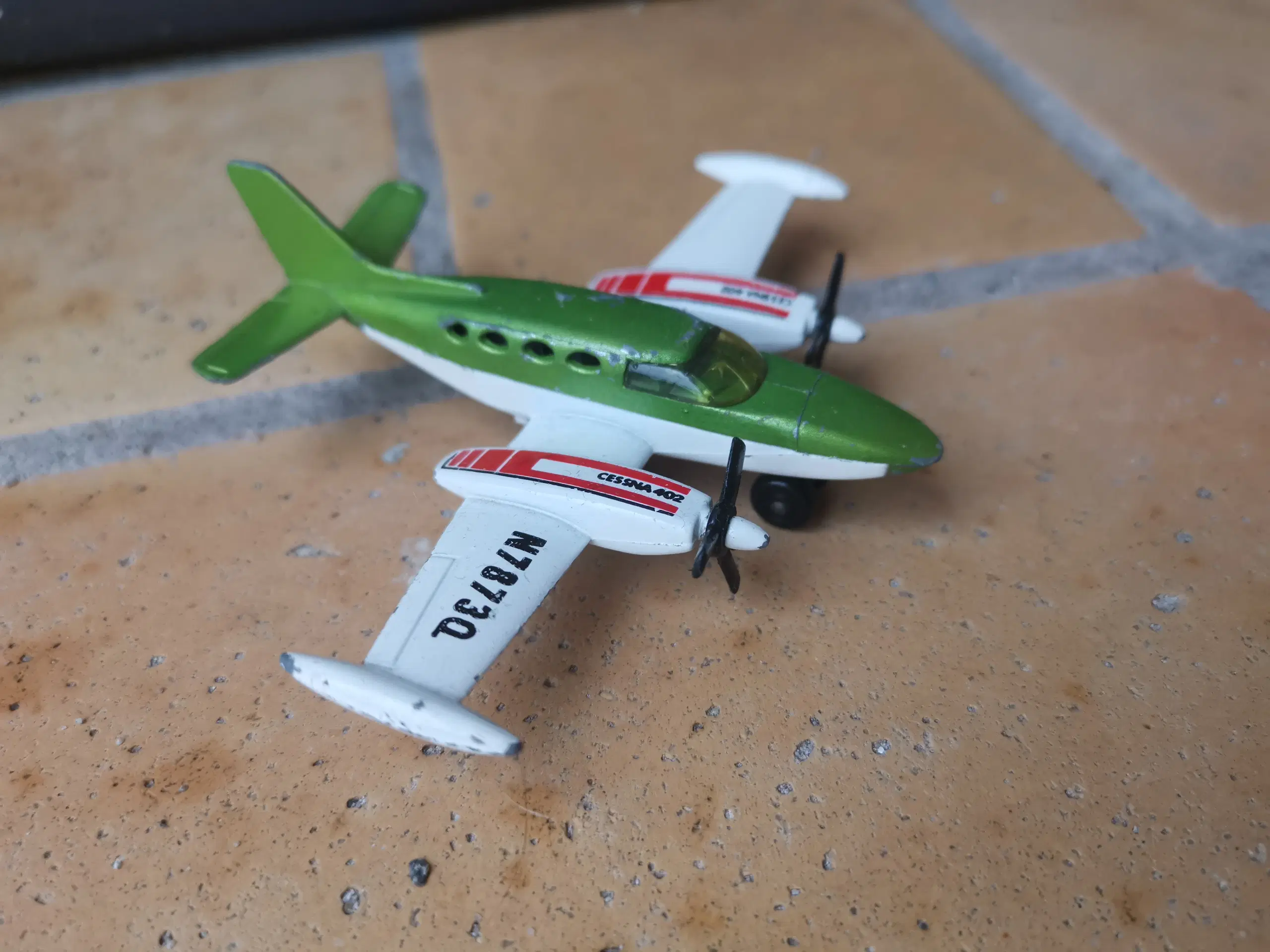 SB9 Cessna 402 Fly Matchbox Lesney 1974