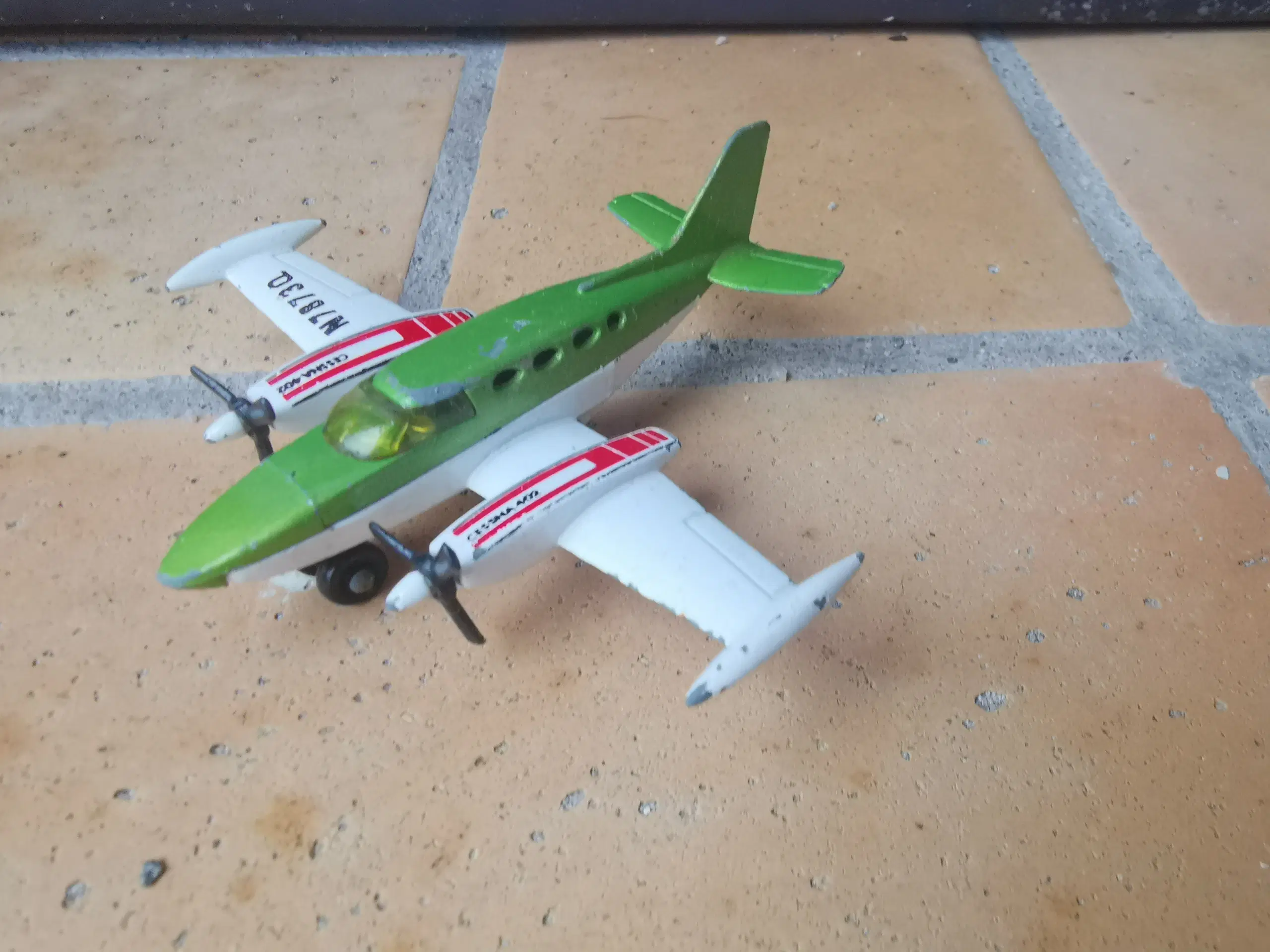 SB9 Cessna 402 Fly Matchbox Lesney 1974