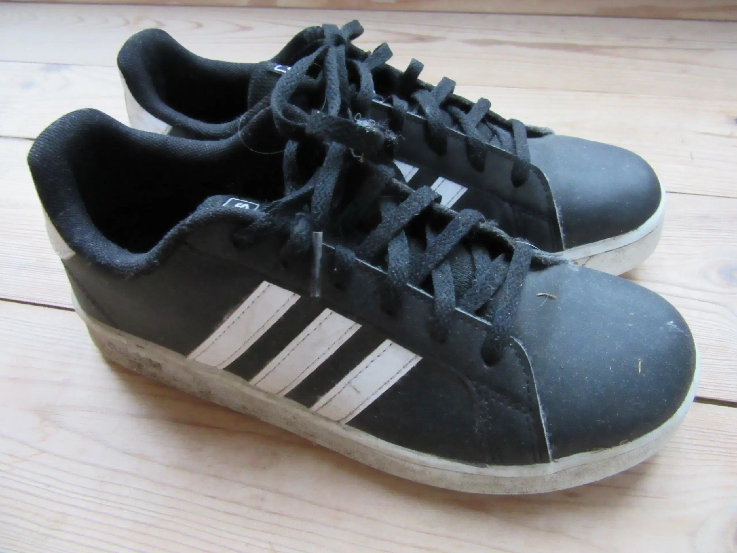 Adidas sneakers sorte str 375