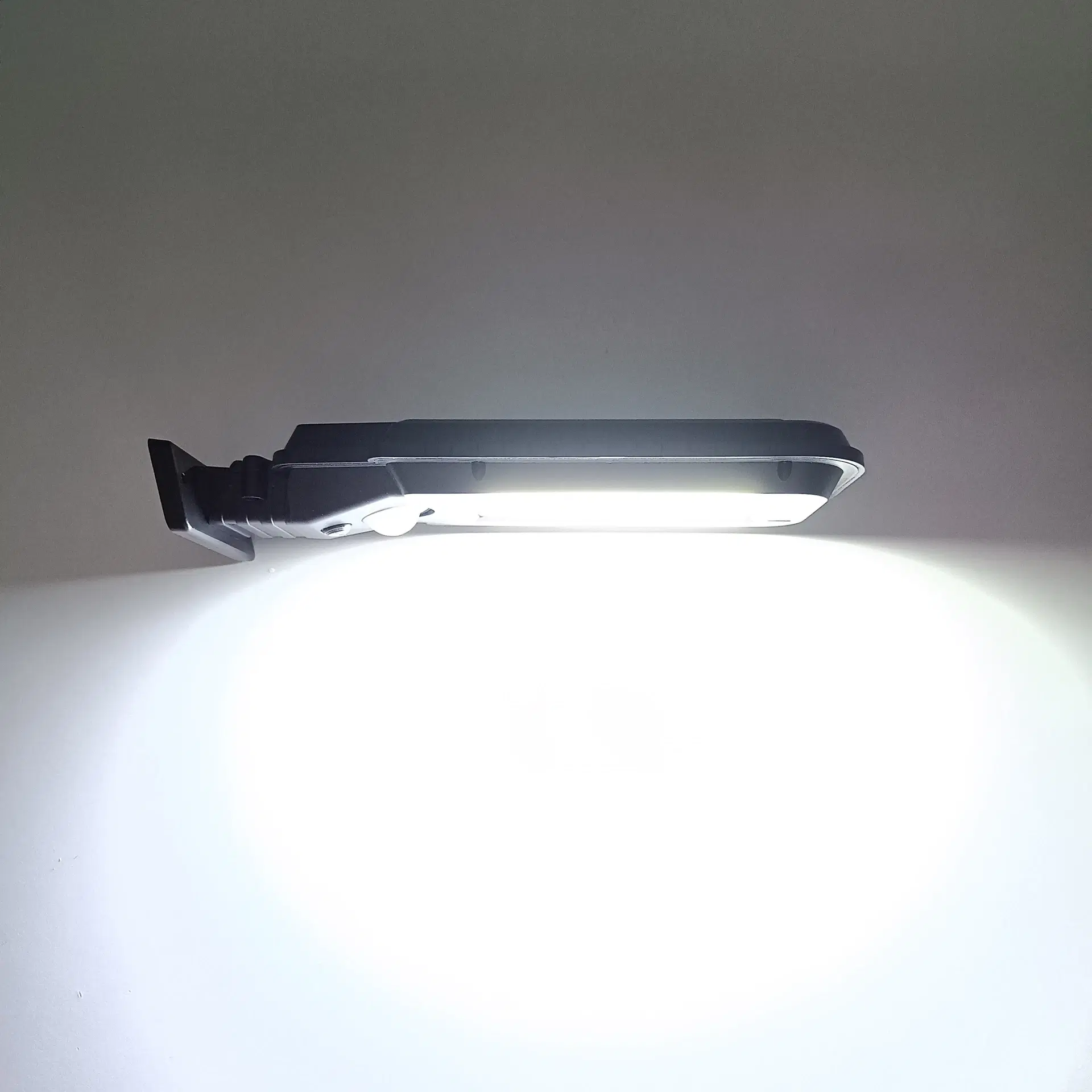 NY! 100 COB LED Solcellelampe