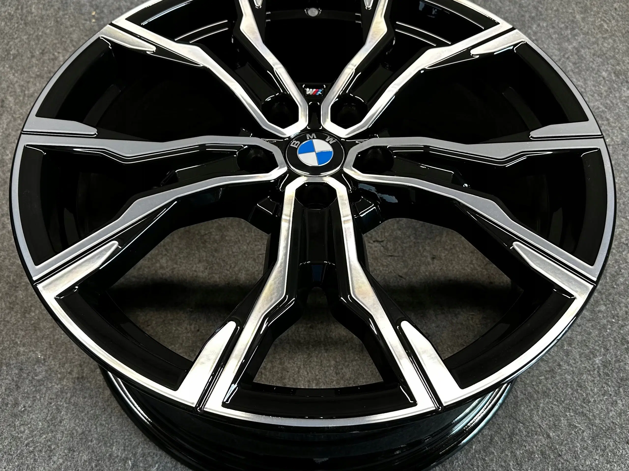 BMW X1 F48 X2 F39 816 80" x 19" 5x112 ET 47