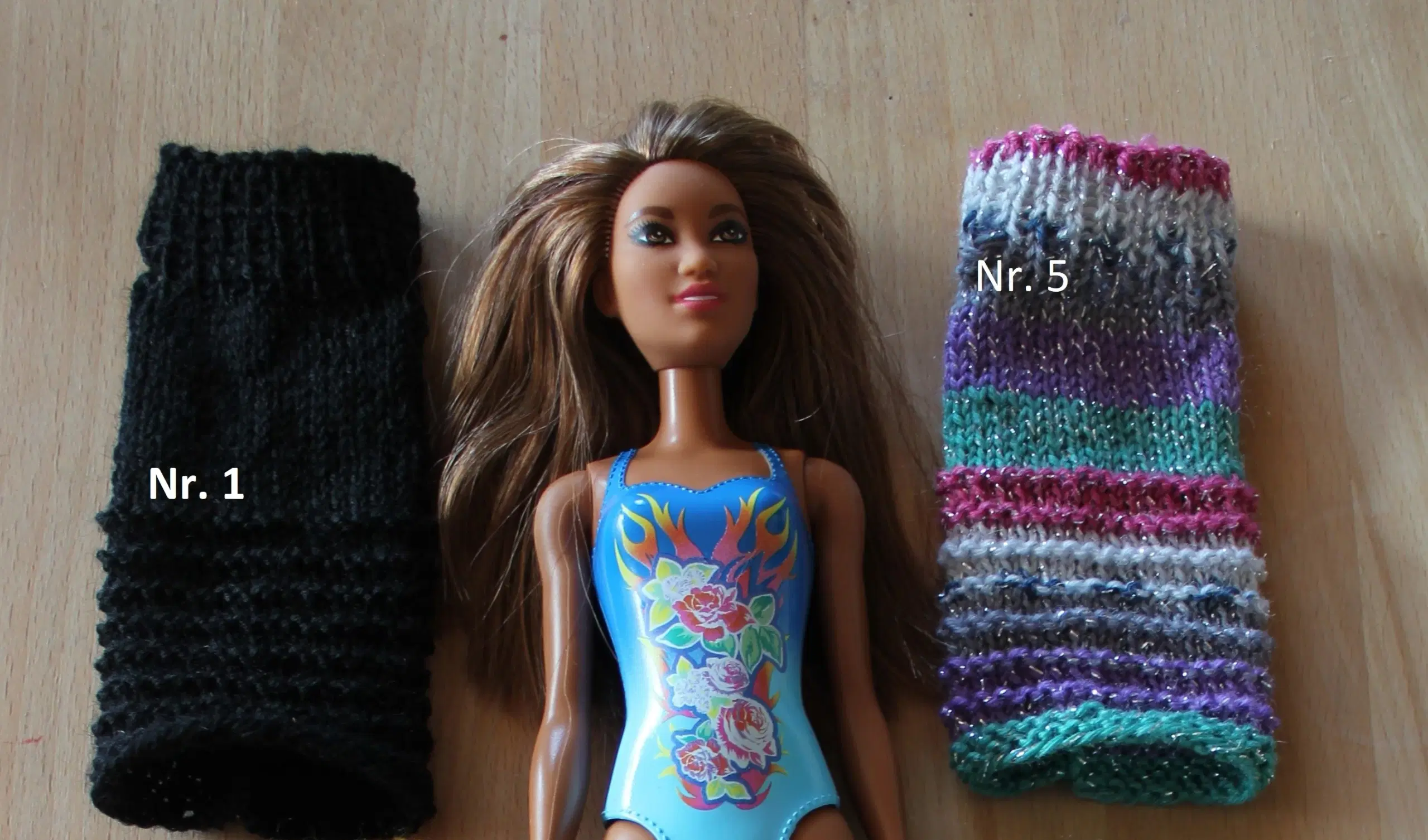 Hjemmestrikkede Barbie kjoler Flere farver