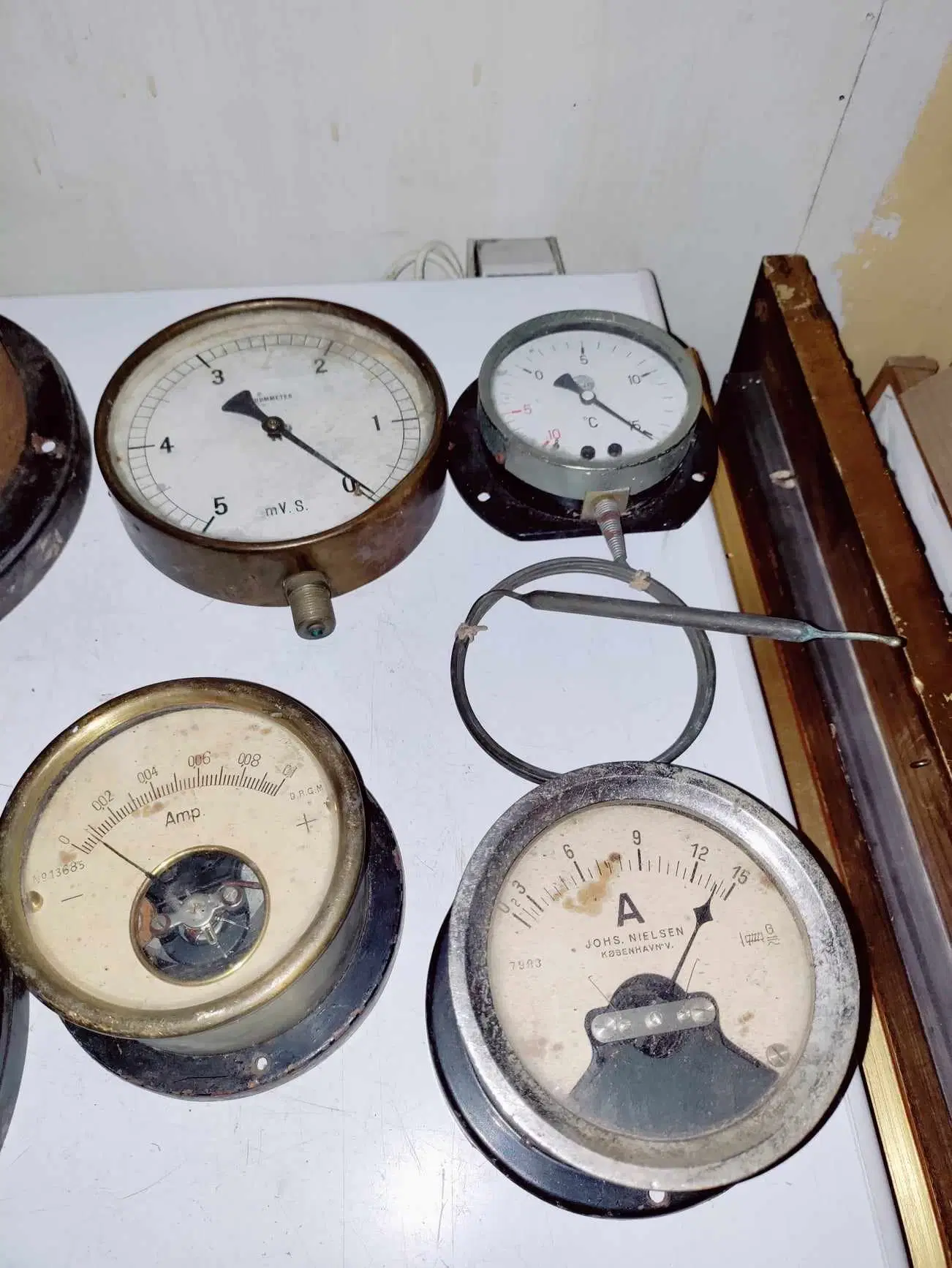 divs manometer ampmeter voltmeter