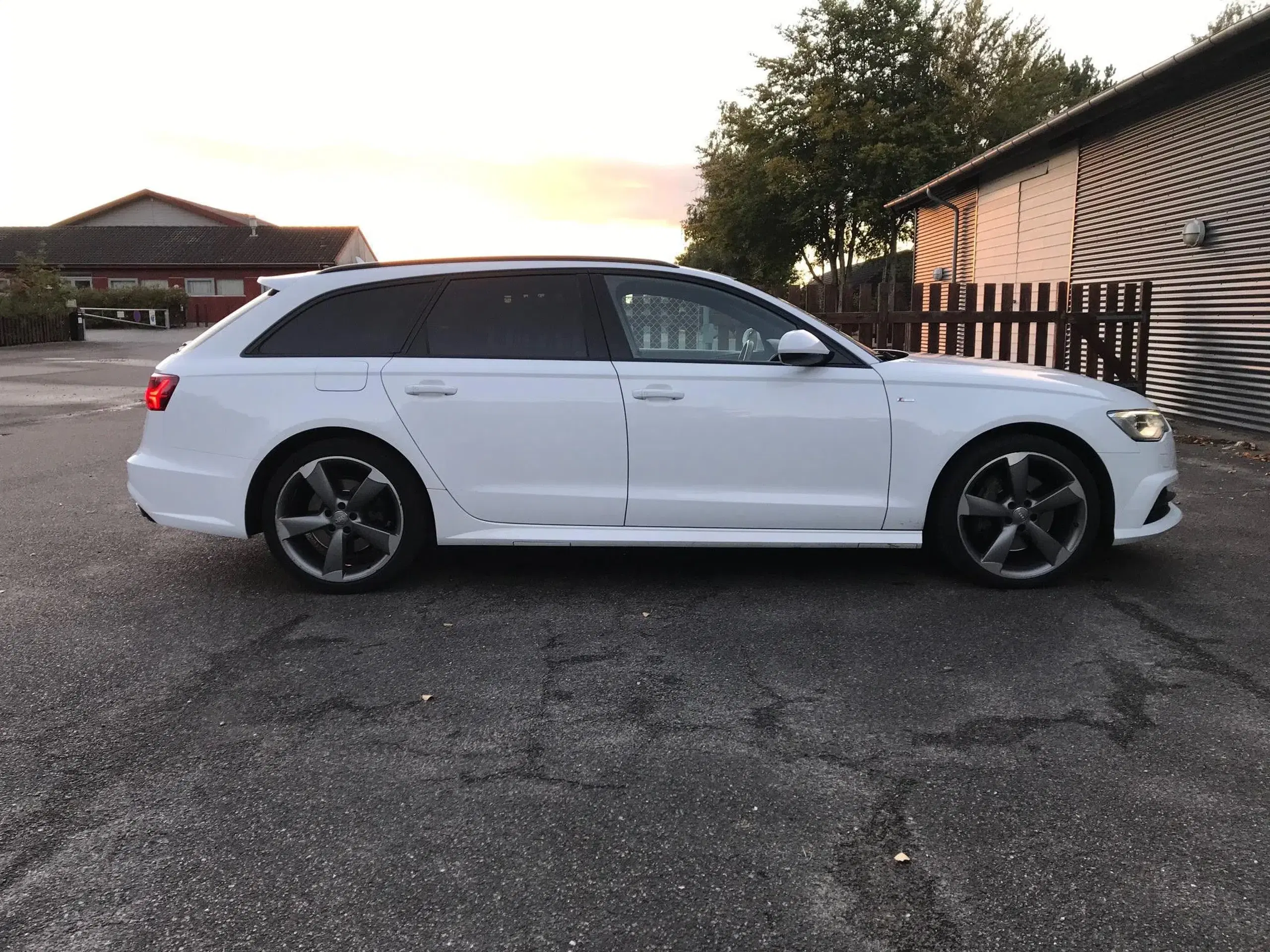 Audi A6 Avant 30 TDi S-Line