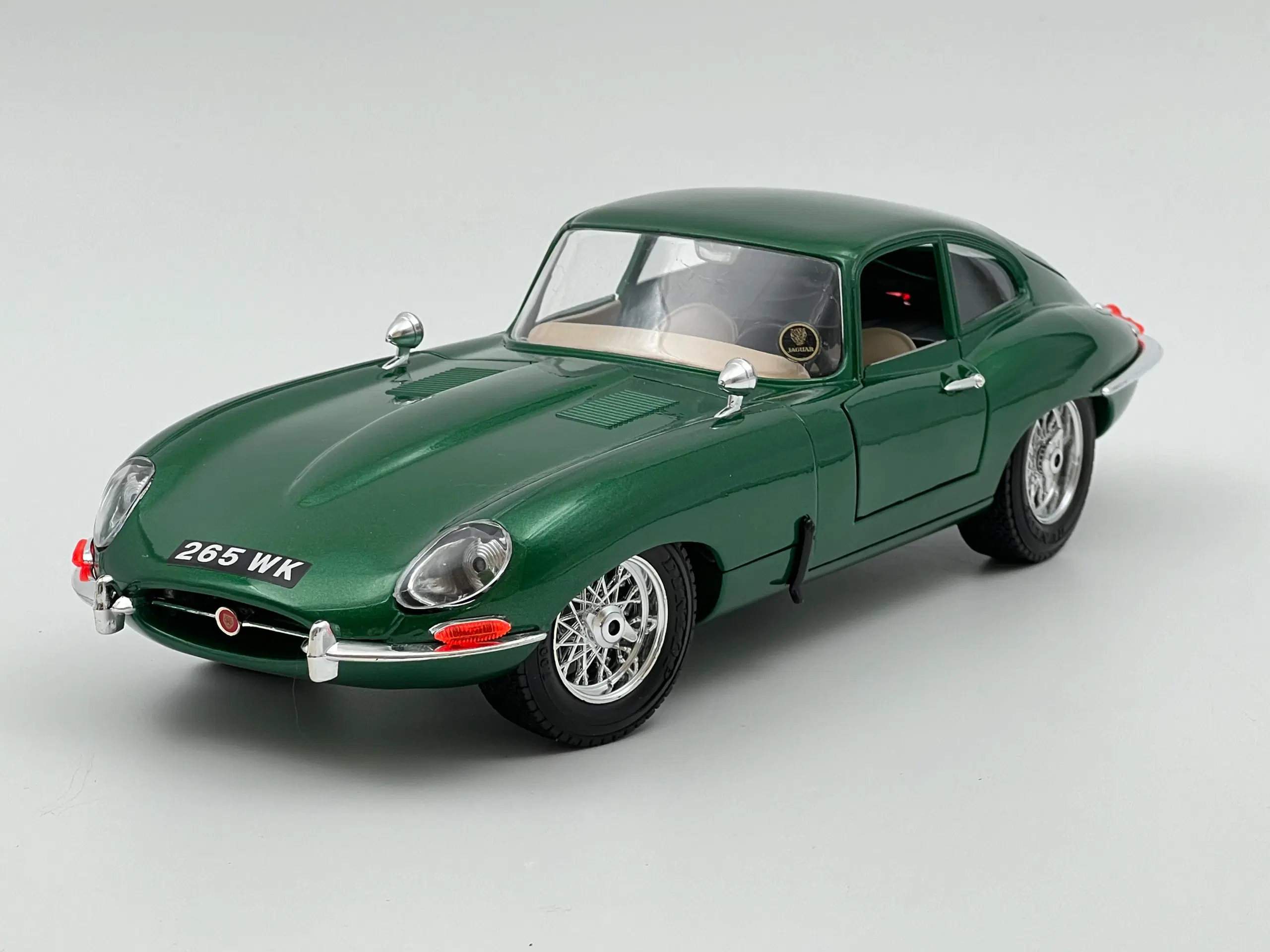 1961 Jaguar E-Type Coupe - 1:18