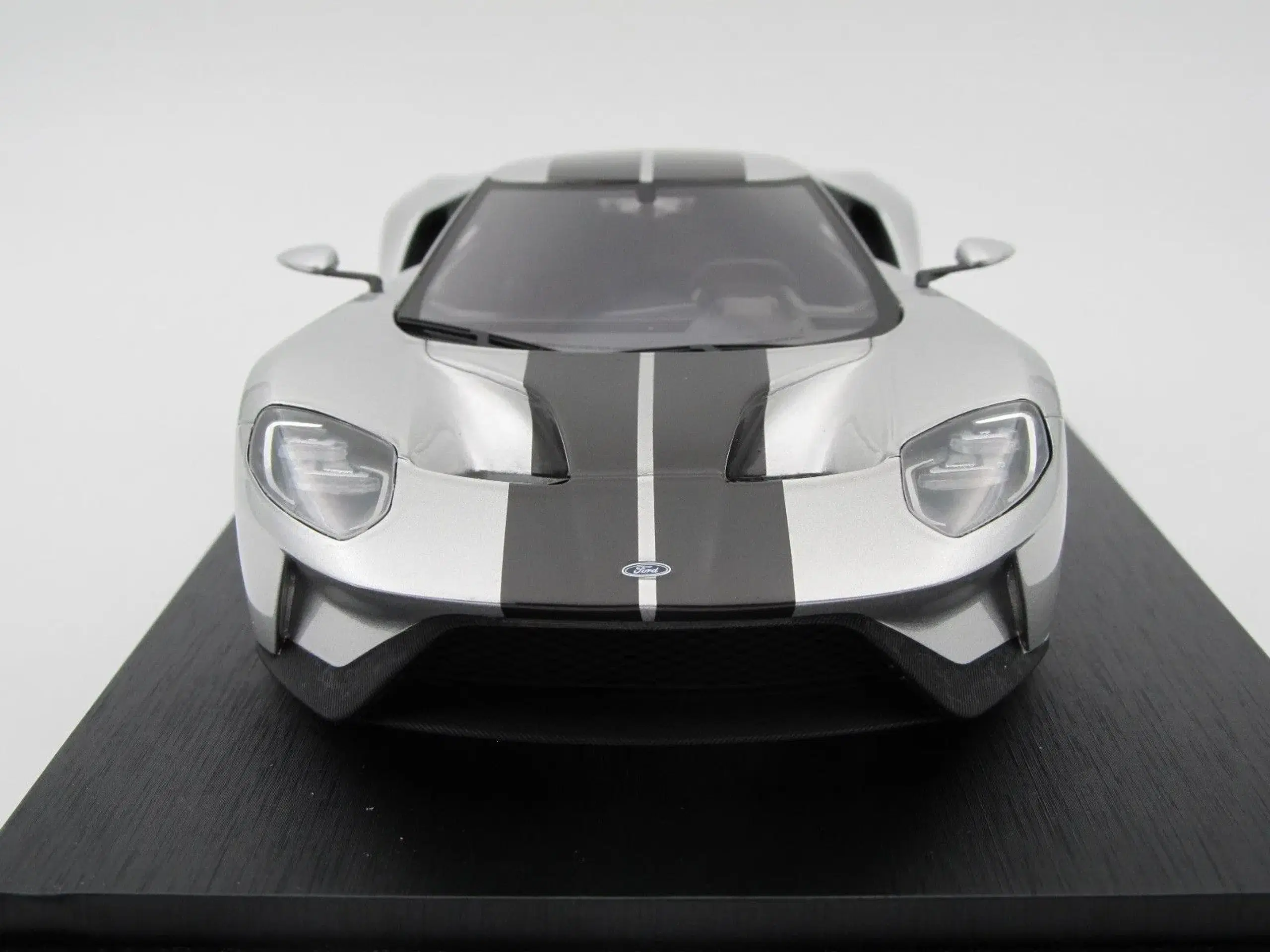 2015 Ford GT Chicago Auto Show - 1:18