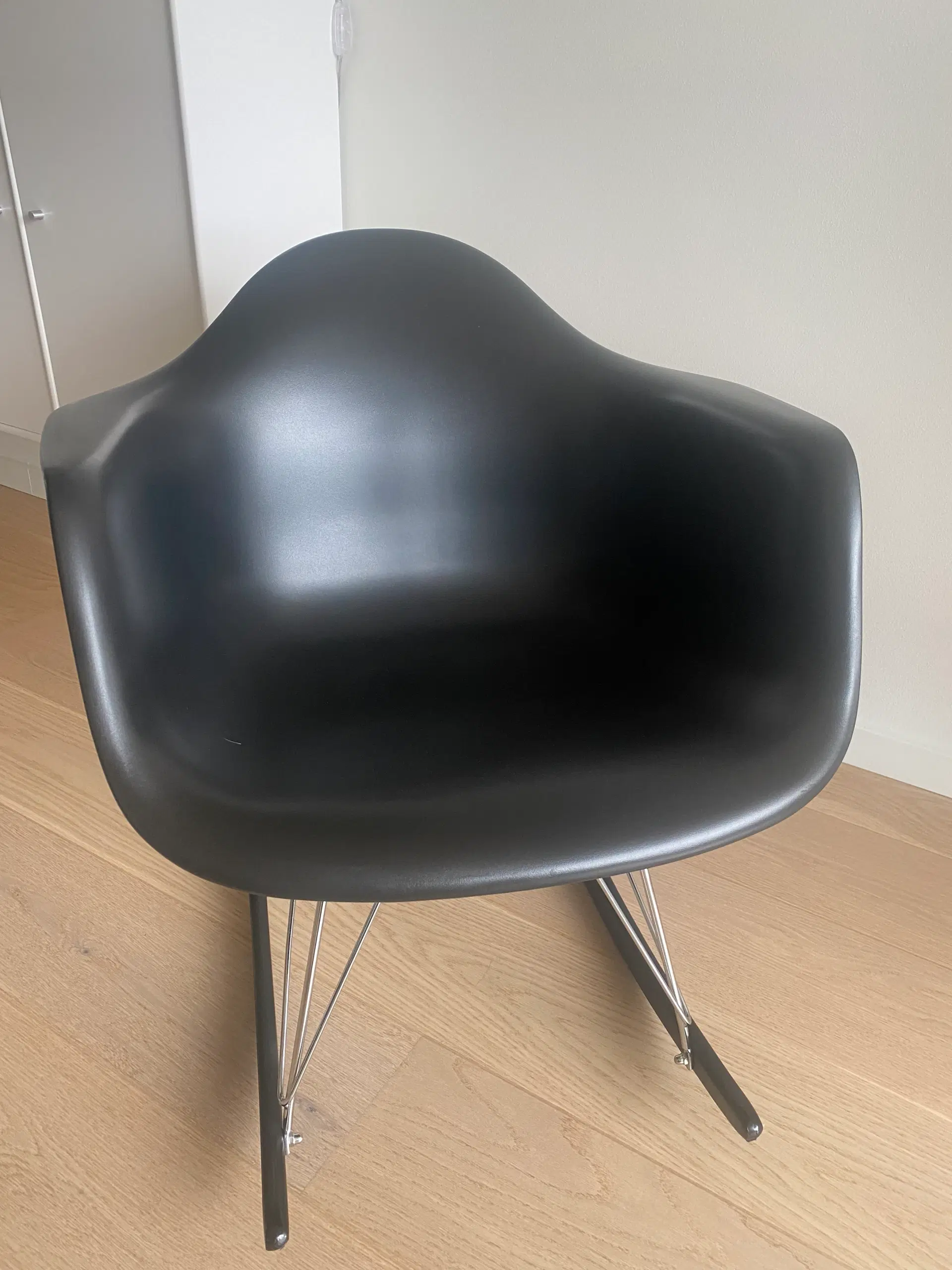 Gyngestol (Eames)