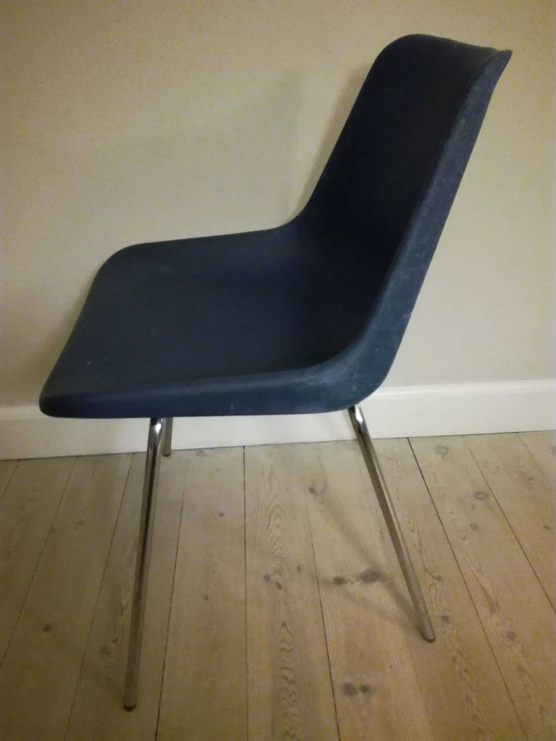 Robin Day Polypropylene Chair