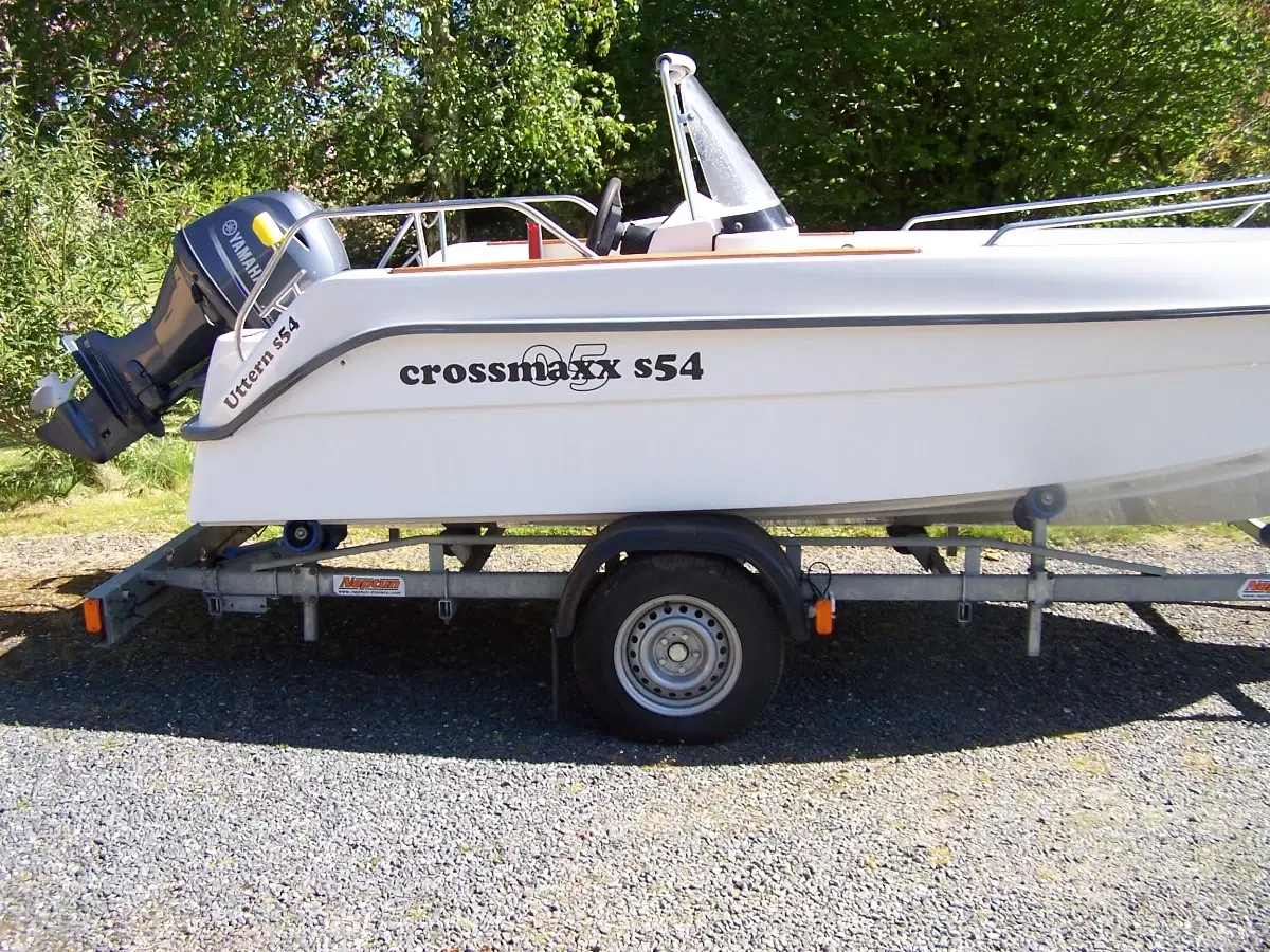 Styrepultbåd Üttern S54 Crossmax