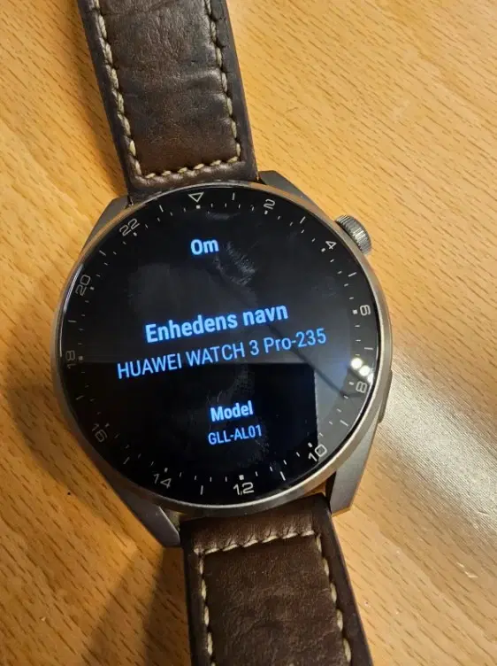 Lækkert smartwatch Huawei 3 PRO 235