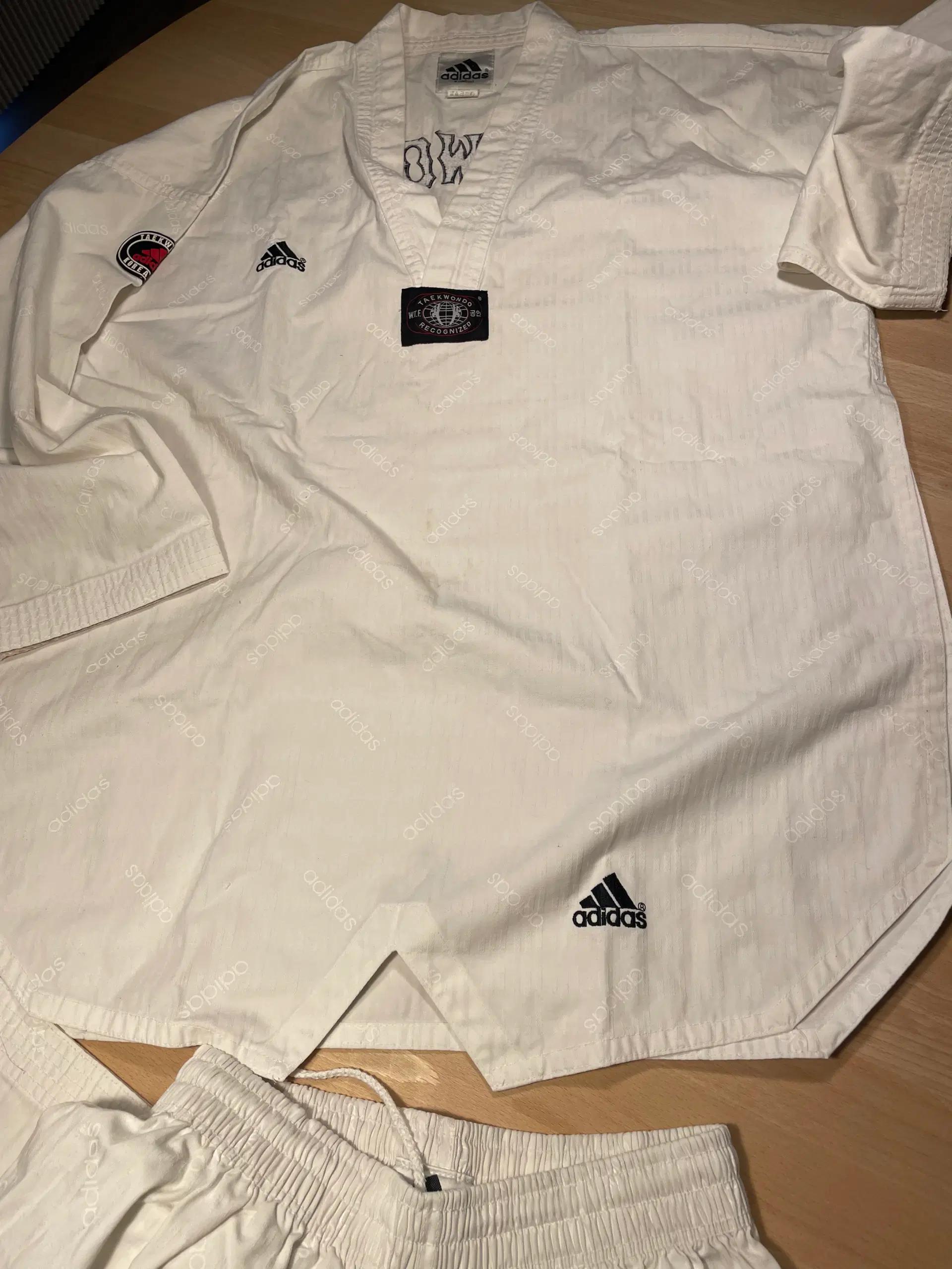 Taekwondo Adidas dragt