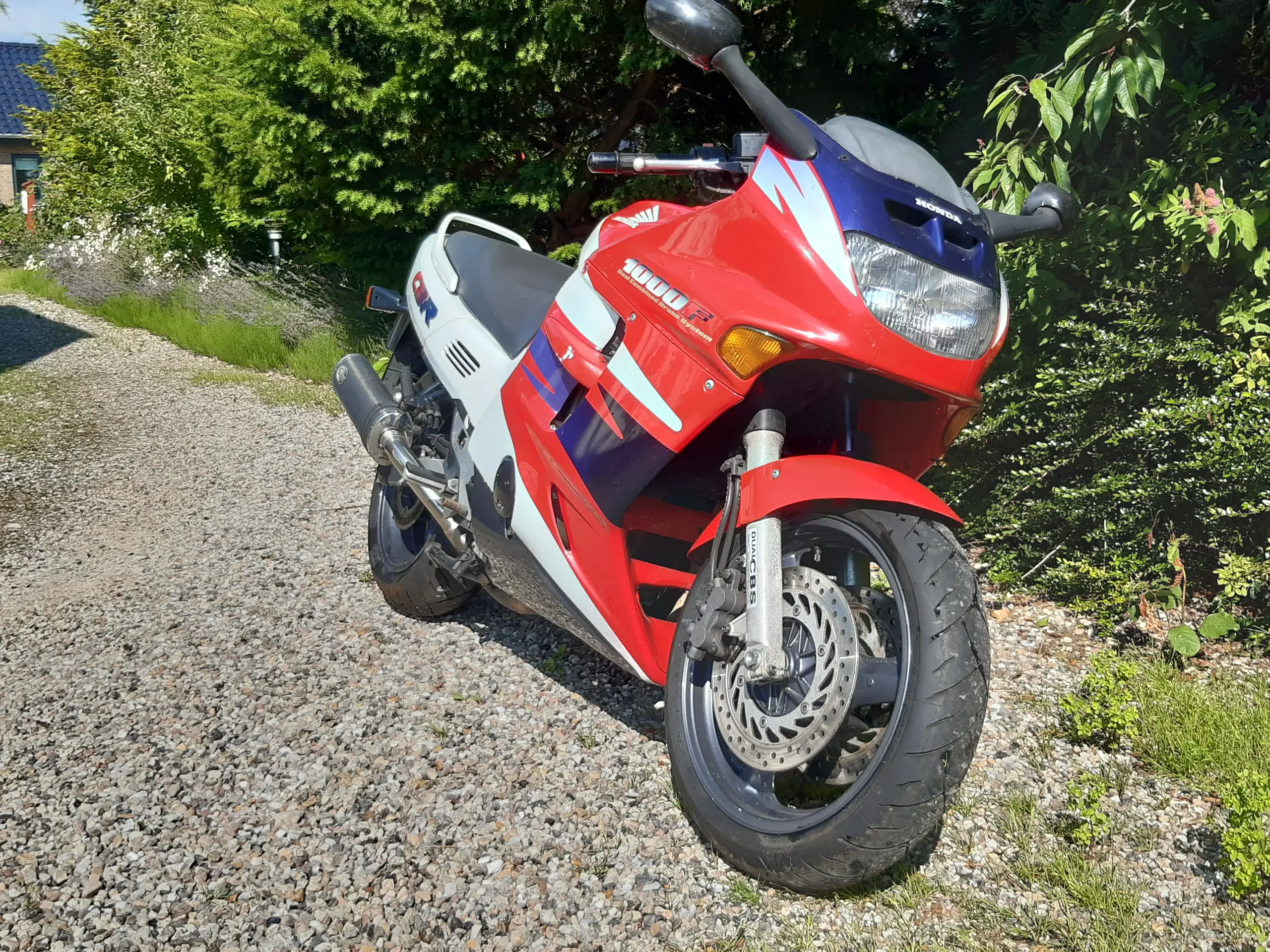 Byd!! Honda CBR 1000 F