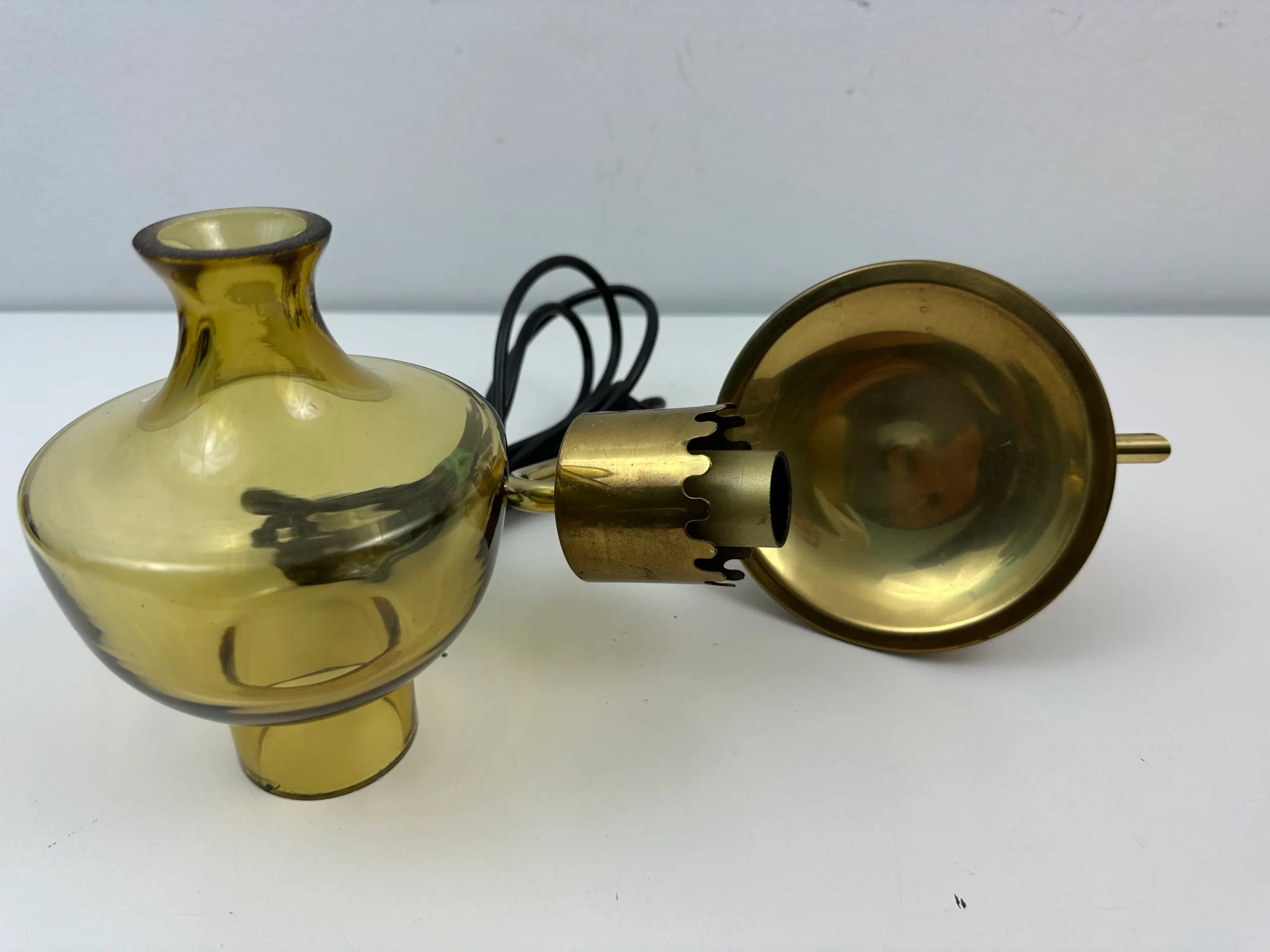 Vintage lampe i messing / glas