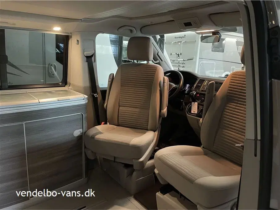 2018 - VW California Ocean 20 TDI 150   Volkswagen stamfaderen til alle autocampere - nem og handy