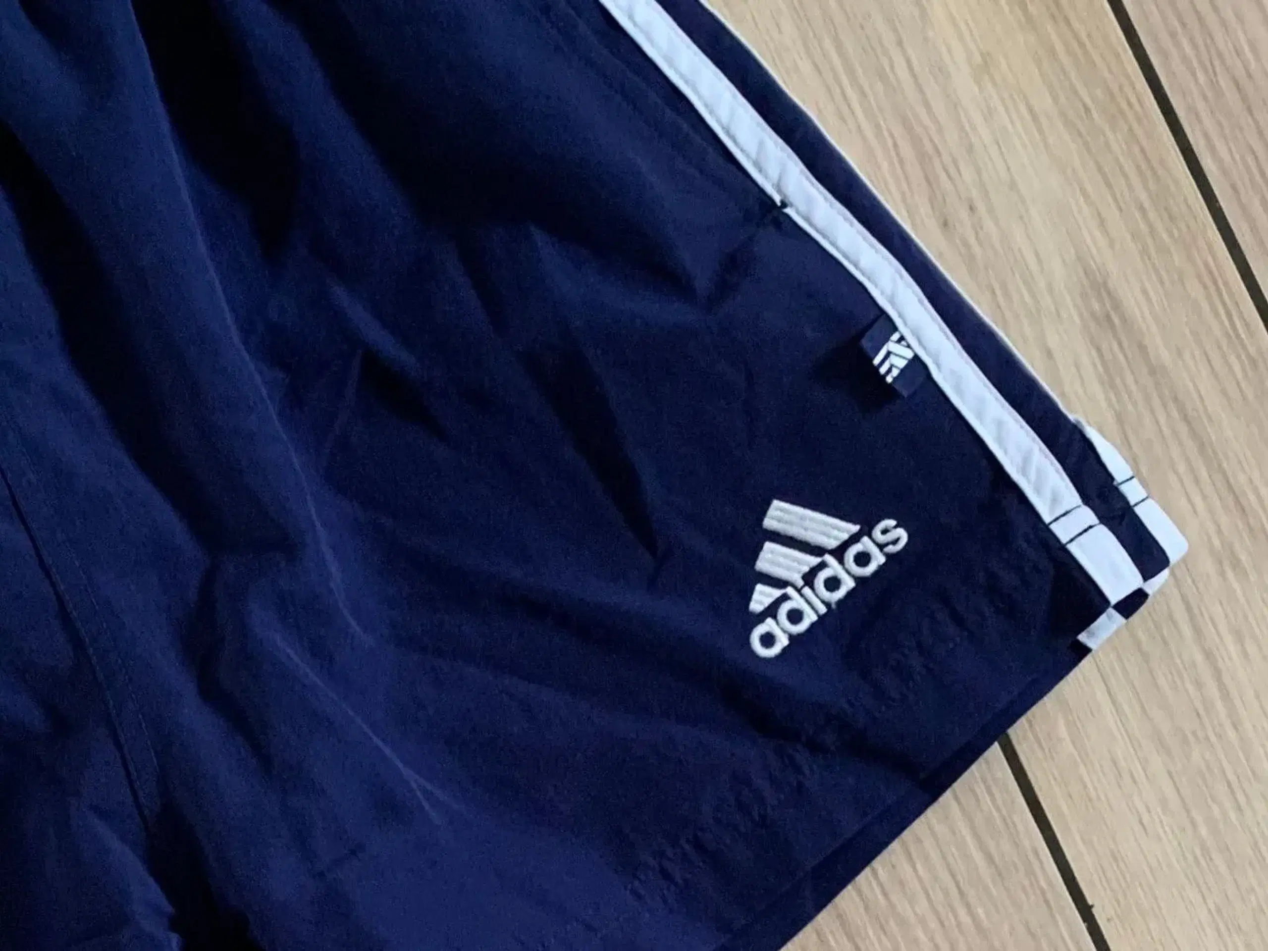 Adidas shorts str 140 i navy Adidas 3 stripes