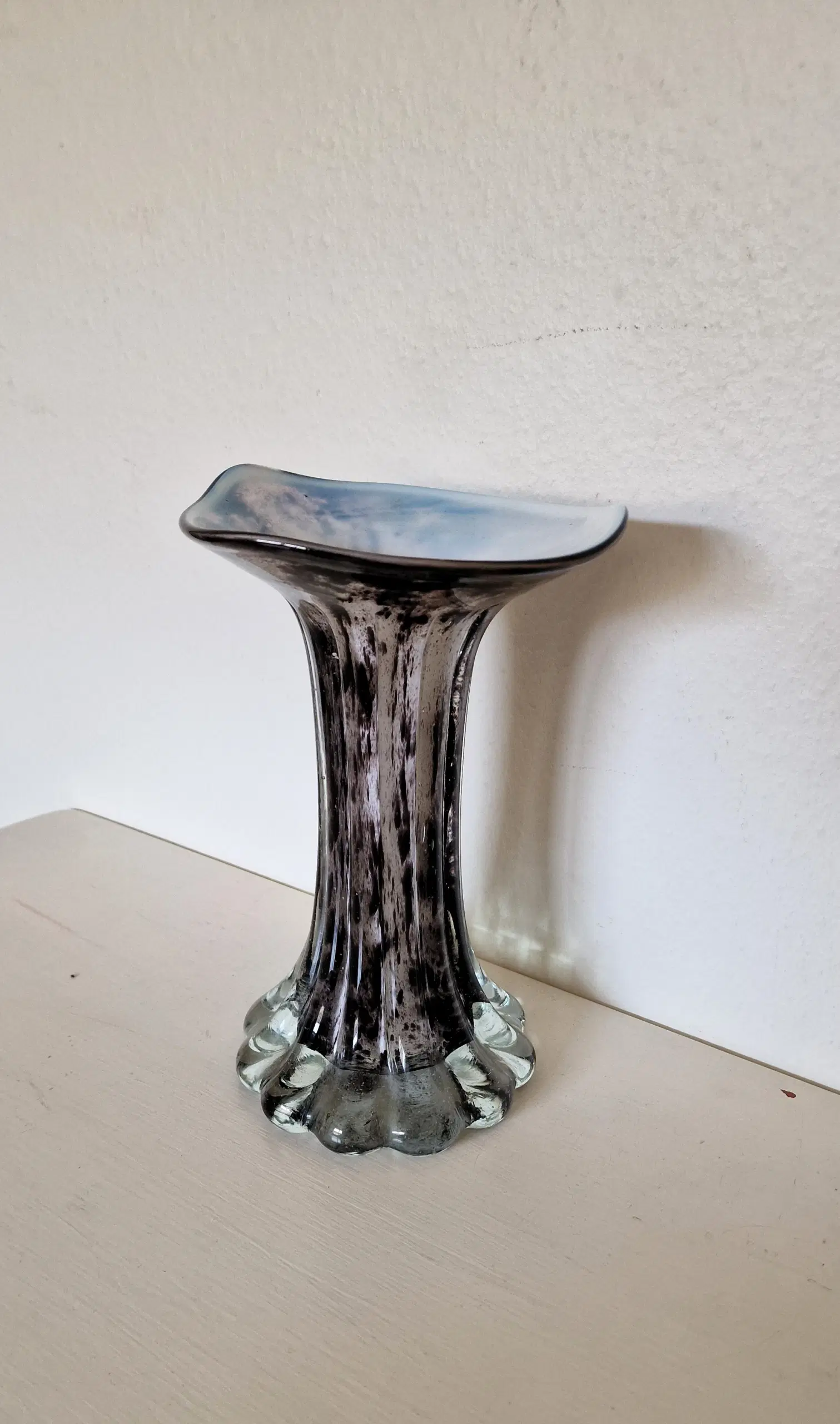 Flot vintage kunstglas vase i Murano-stil