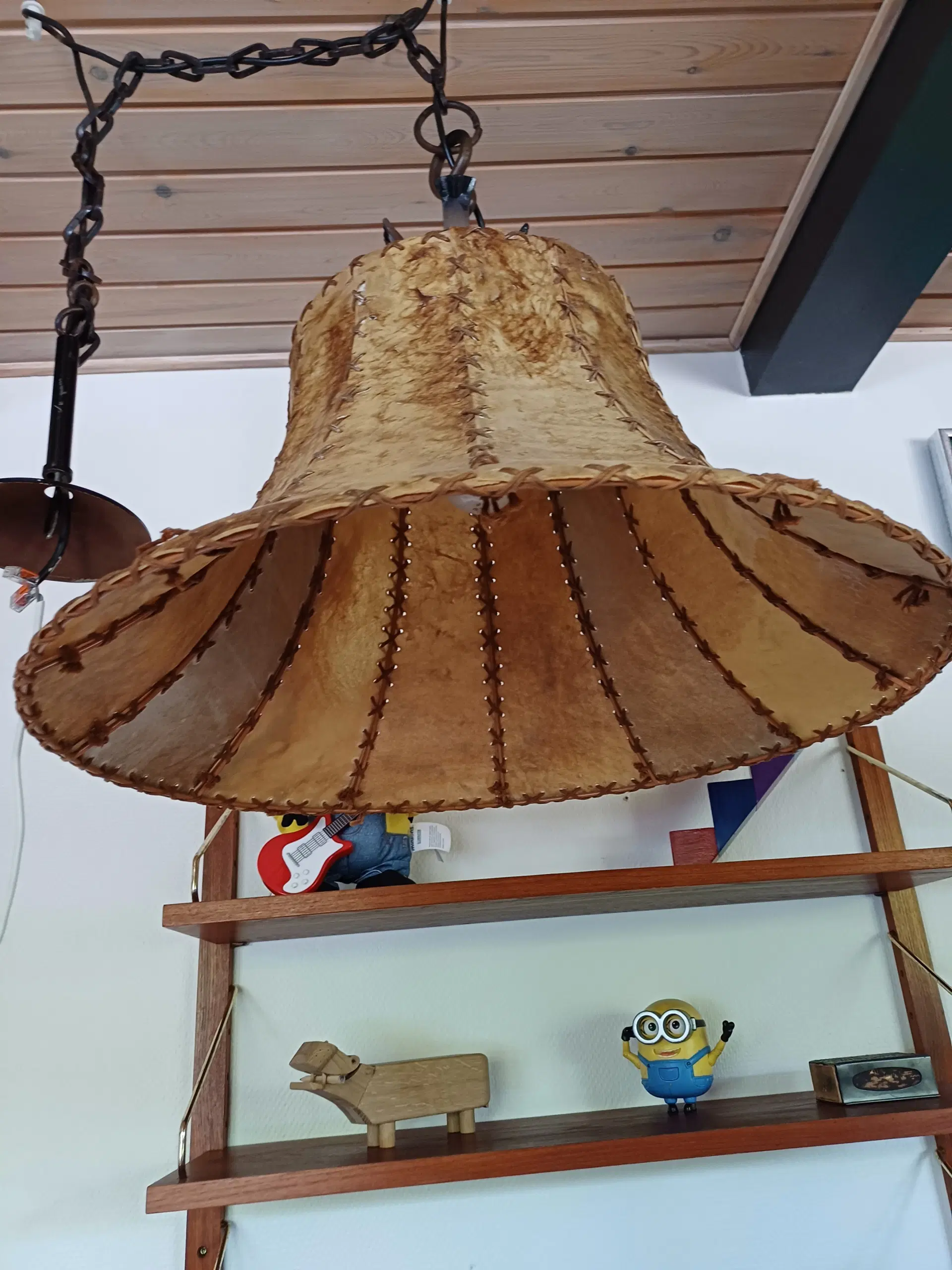 Unika rå skind lampe ø55