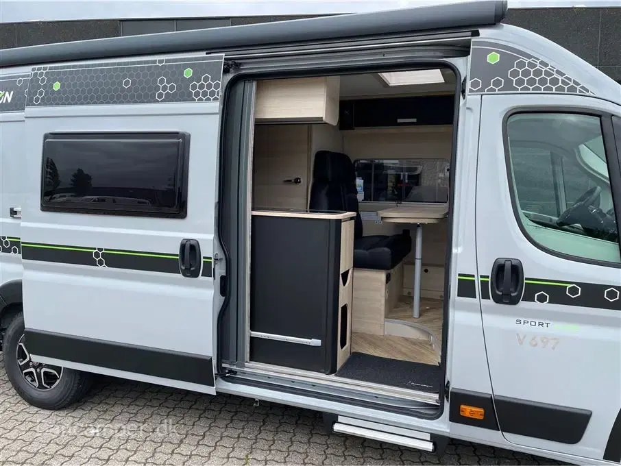 2024 - Chausson V697   Super vintercamper 140 HK 9-trins automatgear tilbehørs- connect- safety- og artic pakke