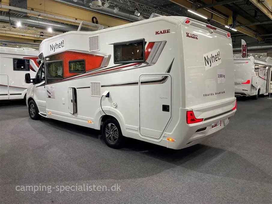 2024 - Kabe Novum 750 T   Kabe Novum 750 T delintegreret autocamper Enkelte senge og ende badeværelse  model 2024 nu på Mercedes Chassis  Camping-Specialistendk i Silkeborg