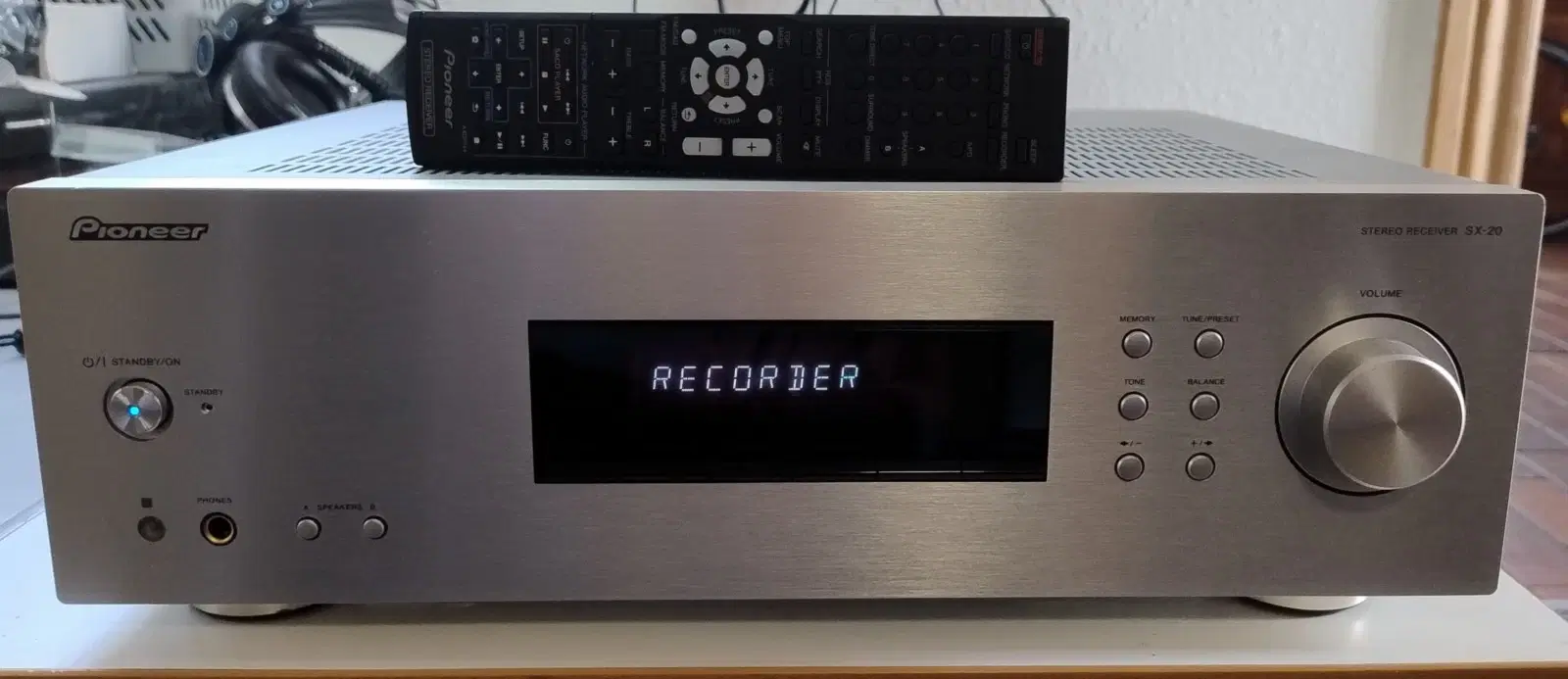 Kraftig stereo forstærker/receiver