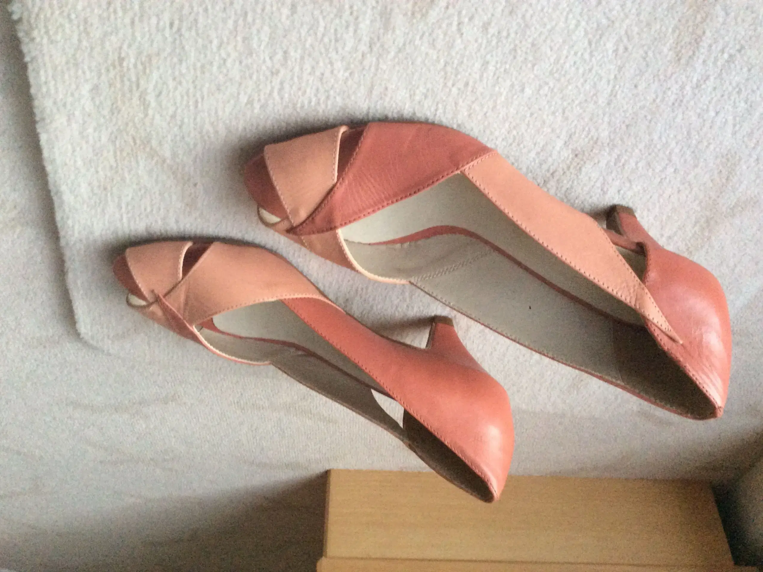 Sandal med peeptoe