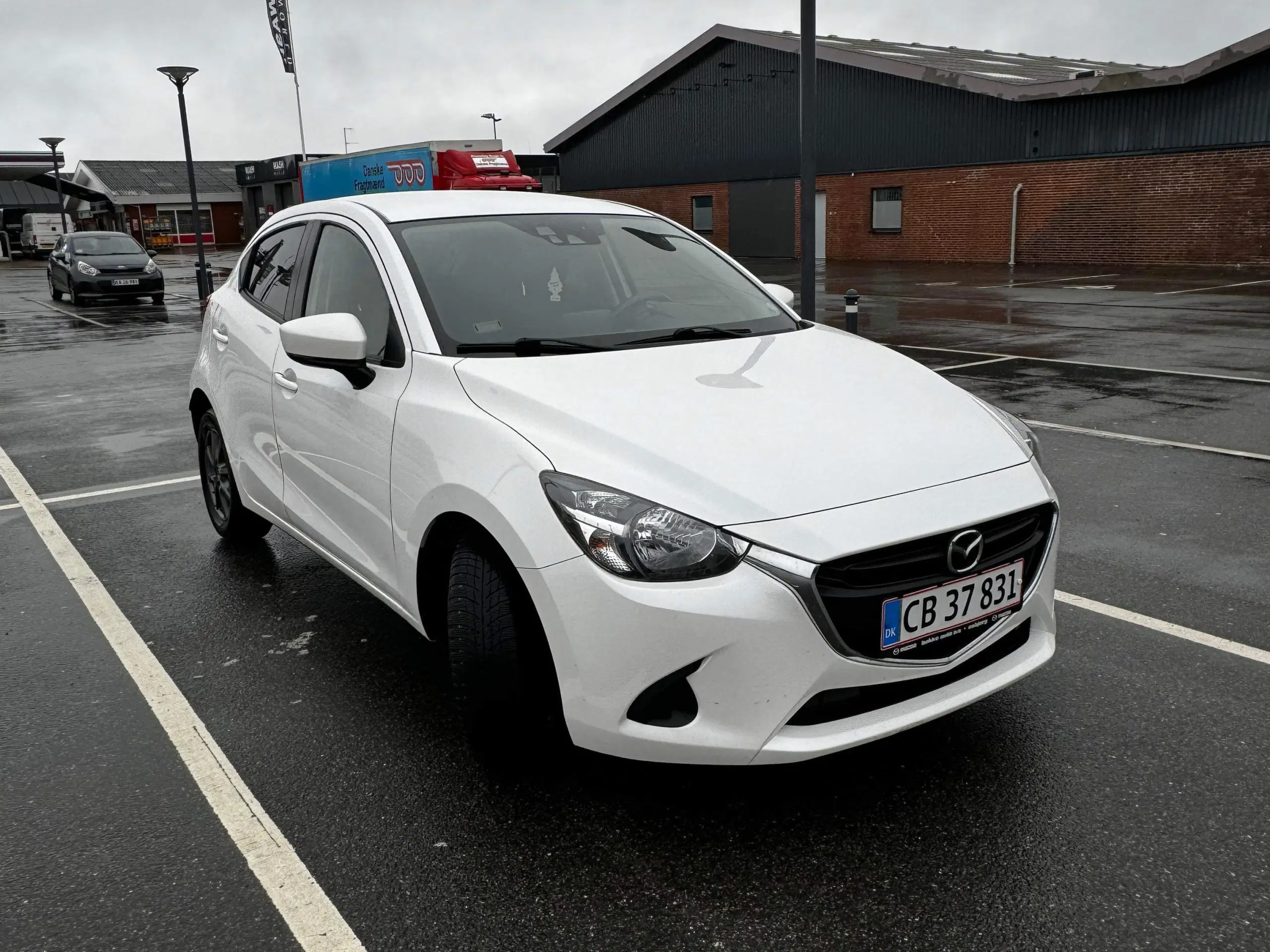 Mazda 2 15 SkyActiv-G Niseko