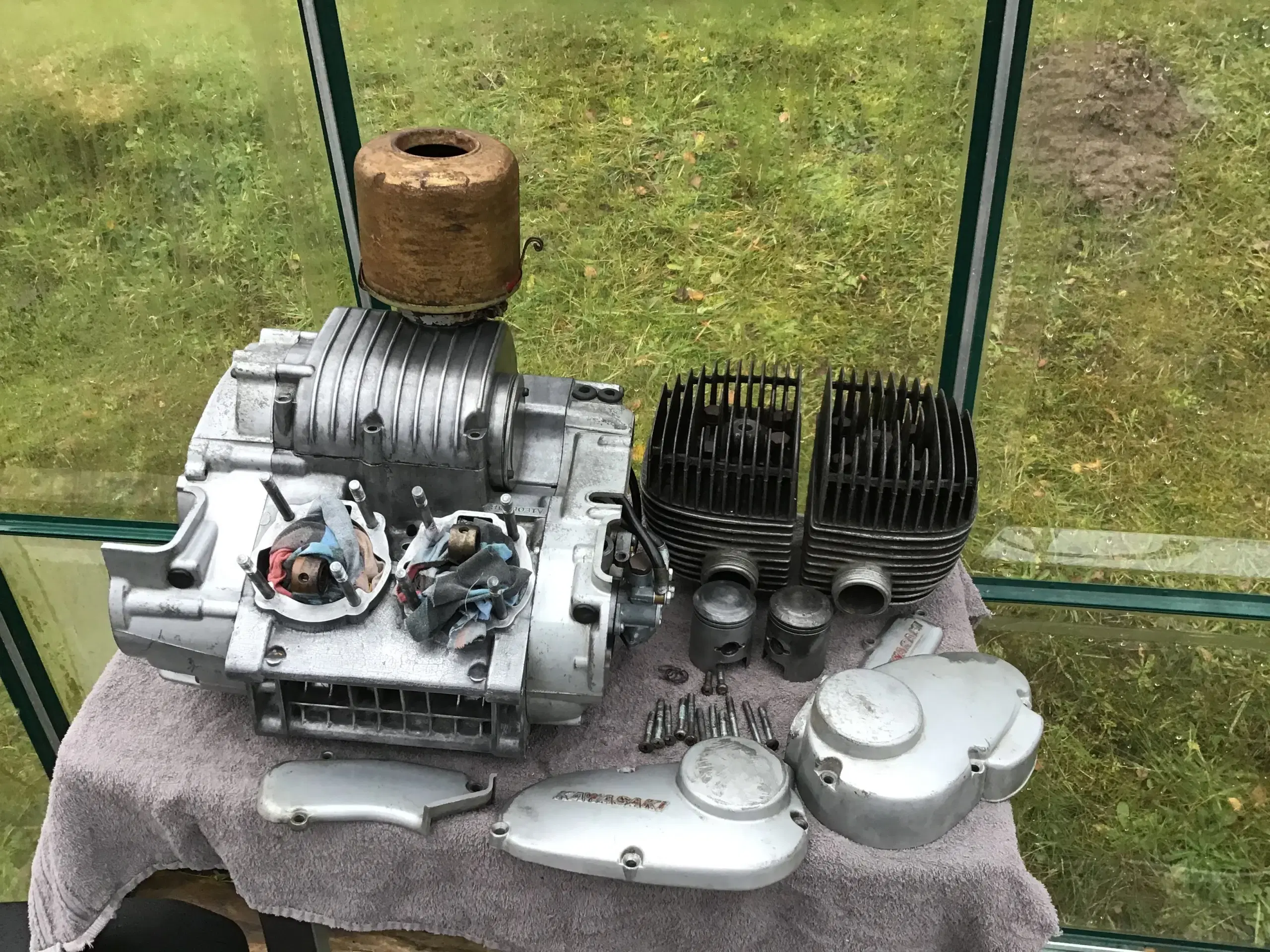 Kawasaki 2cyl  250 cc motor årg 69